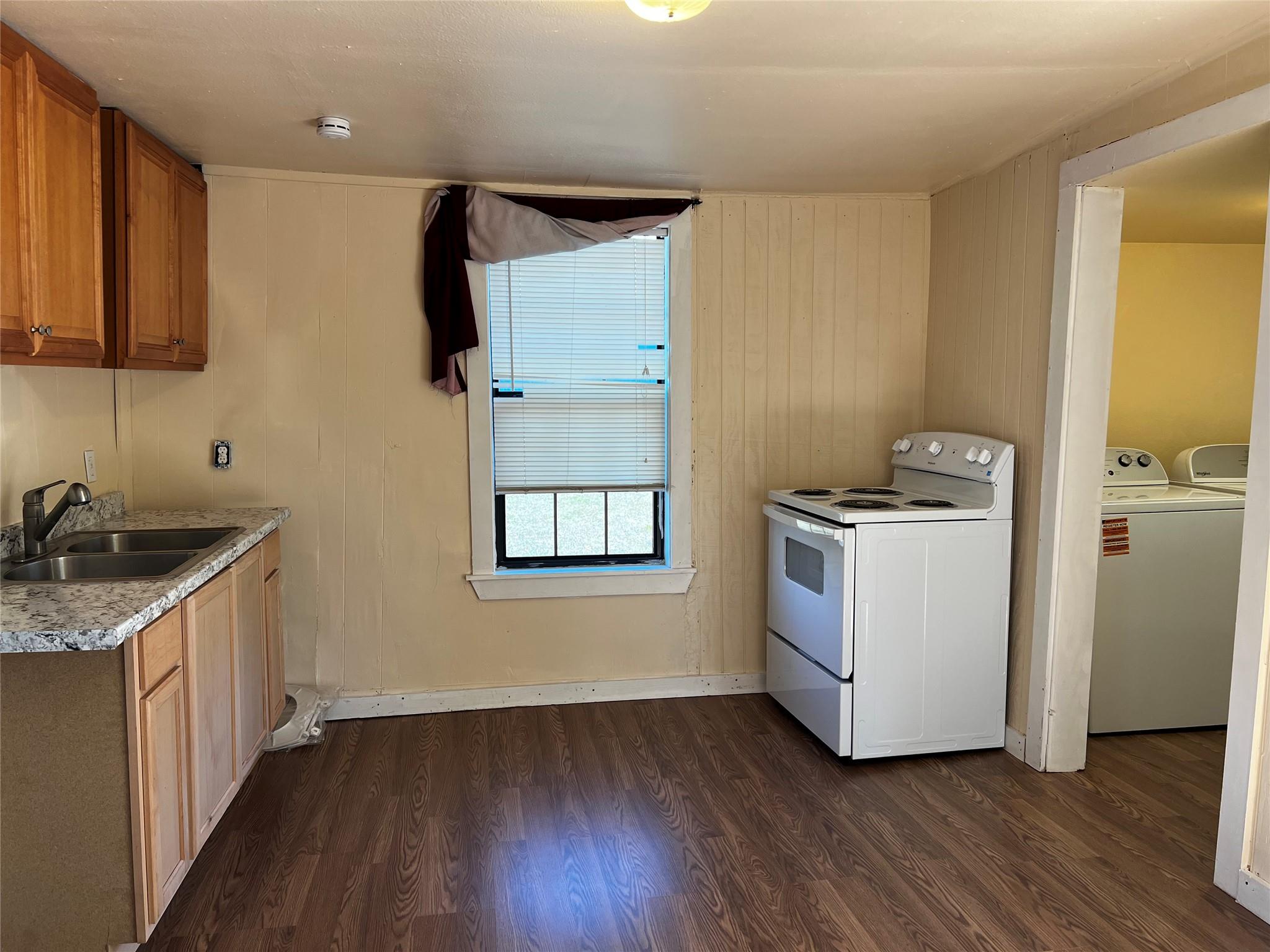 102 E Carrie Manor St, Manor, TX 78653