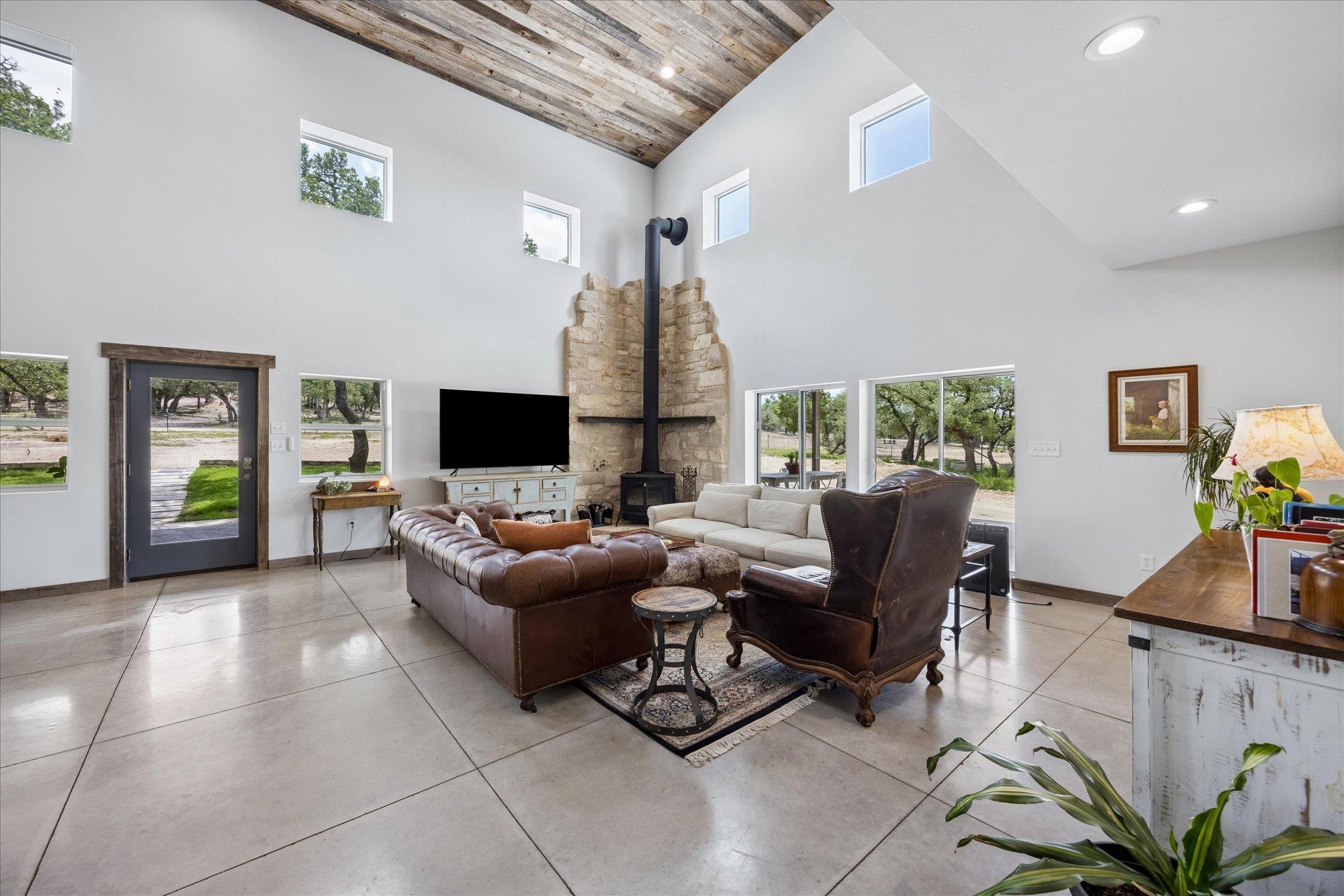 6411 W Fitzhugh Rd, Dripping Springs, TX 78620