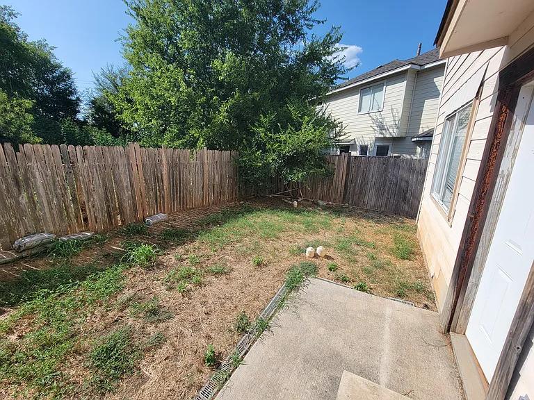 812 Sagewood Trl, San Marcos, TX 78666