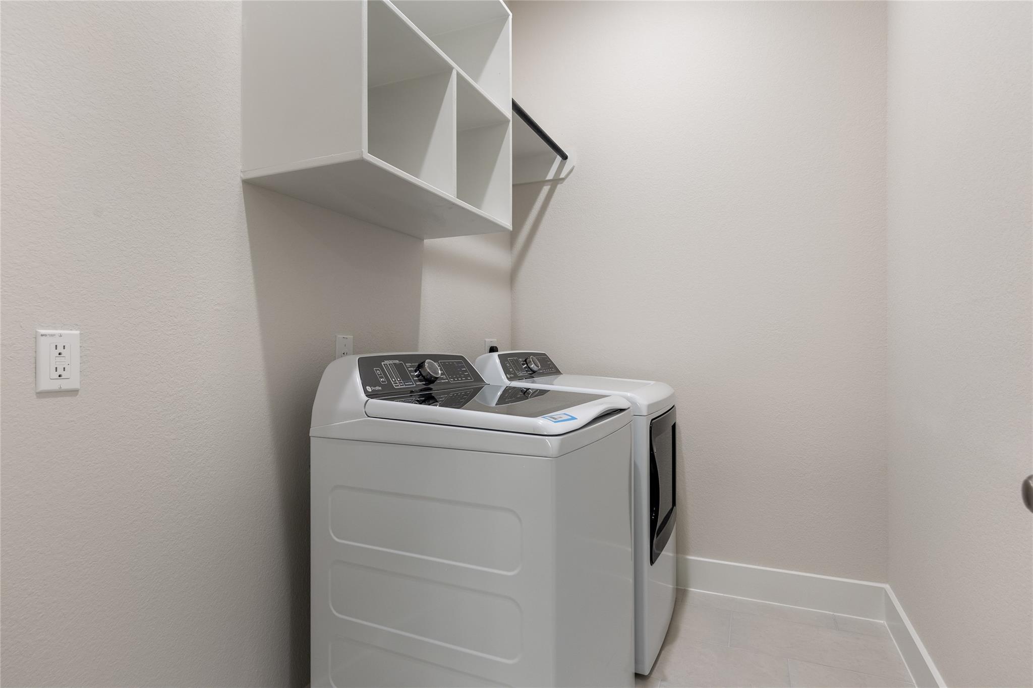 626 Bay Breeze Dr, Kyle, TX 78640