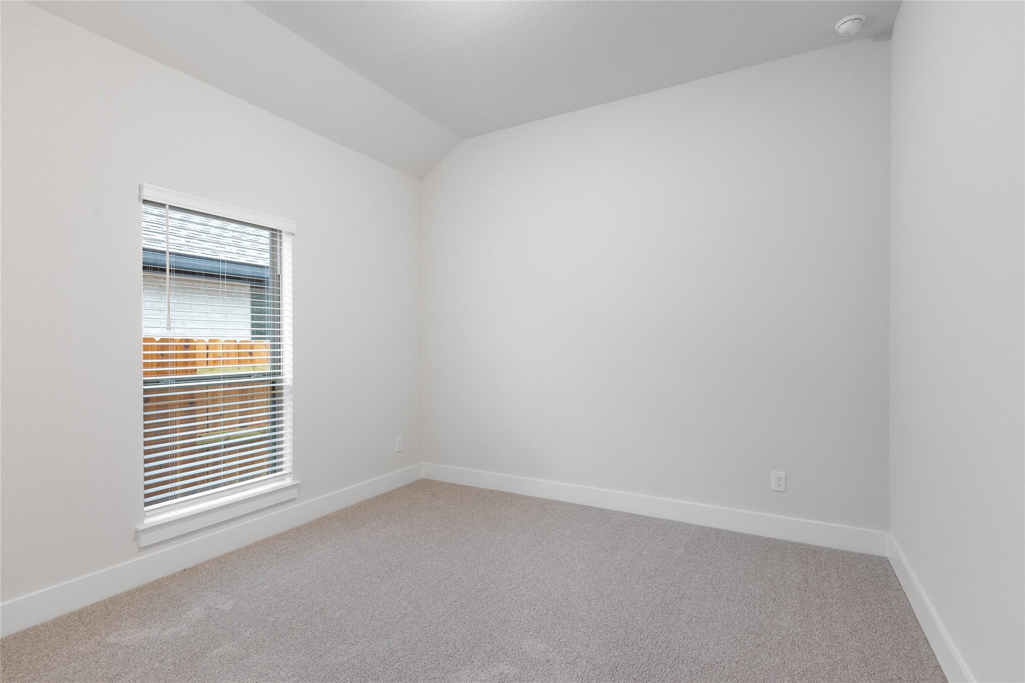 626 Bay Breeze Dr, Kyle, TX 78640