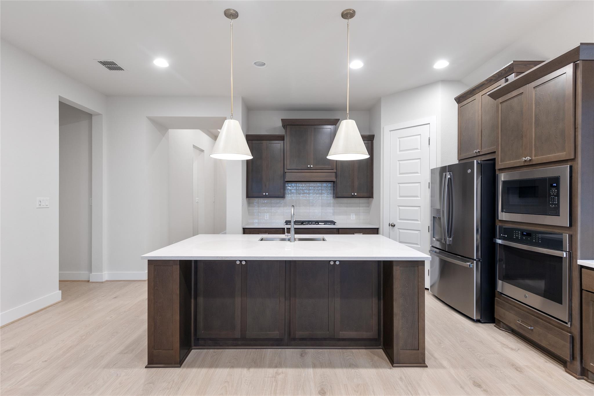 626 Bay Breeze Dr, Kyle, TX 78640