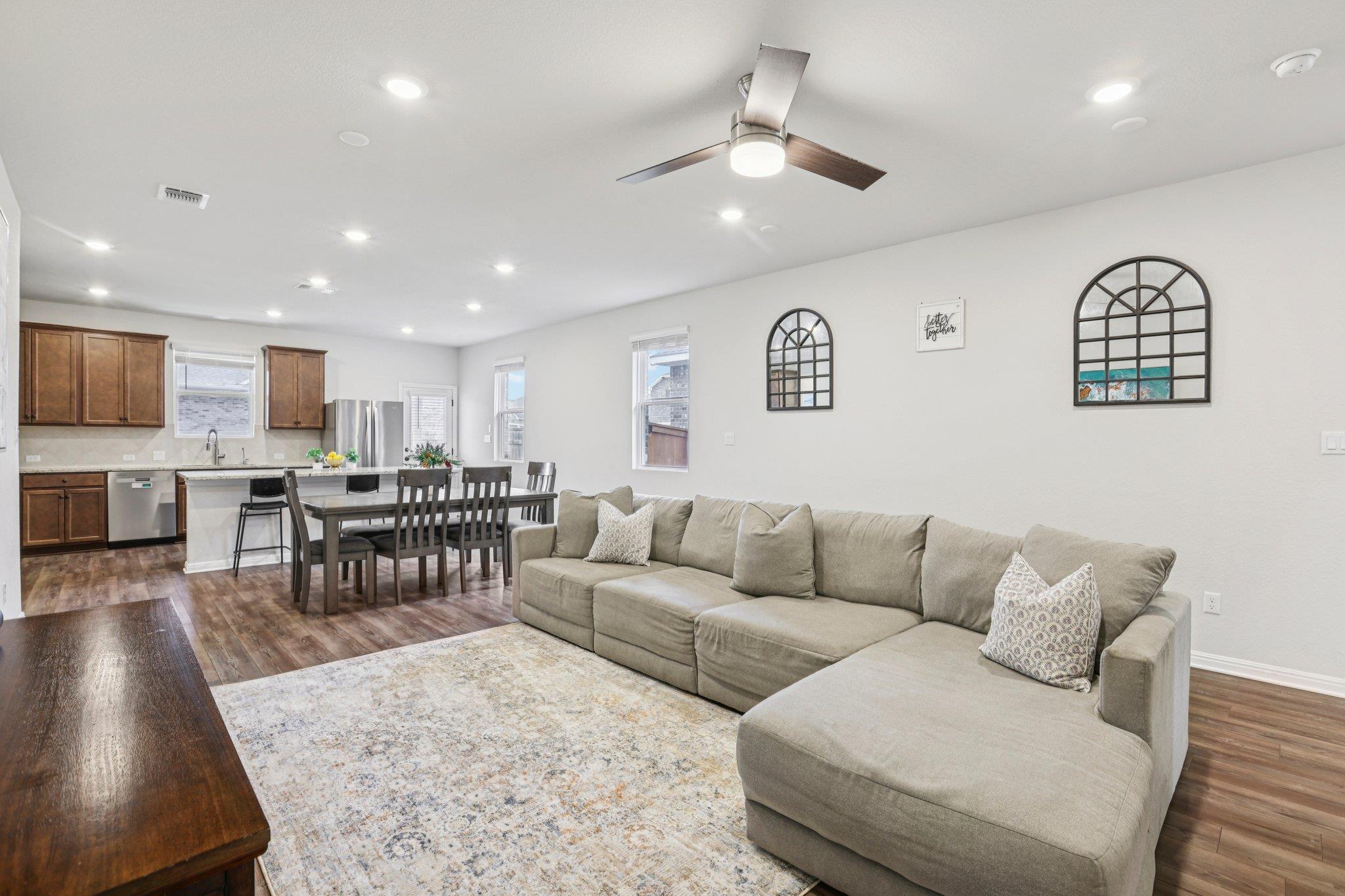 204 Swinging H Ln, Georgetown, TX 78633