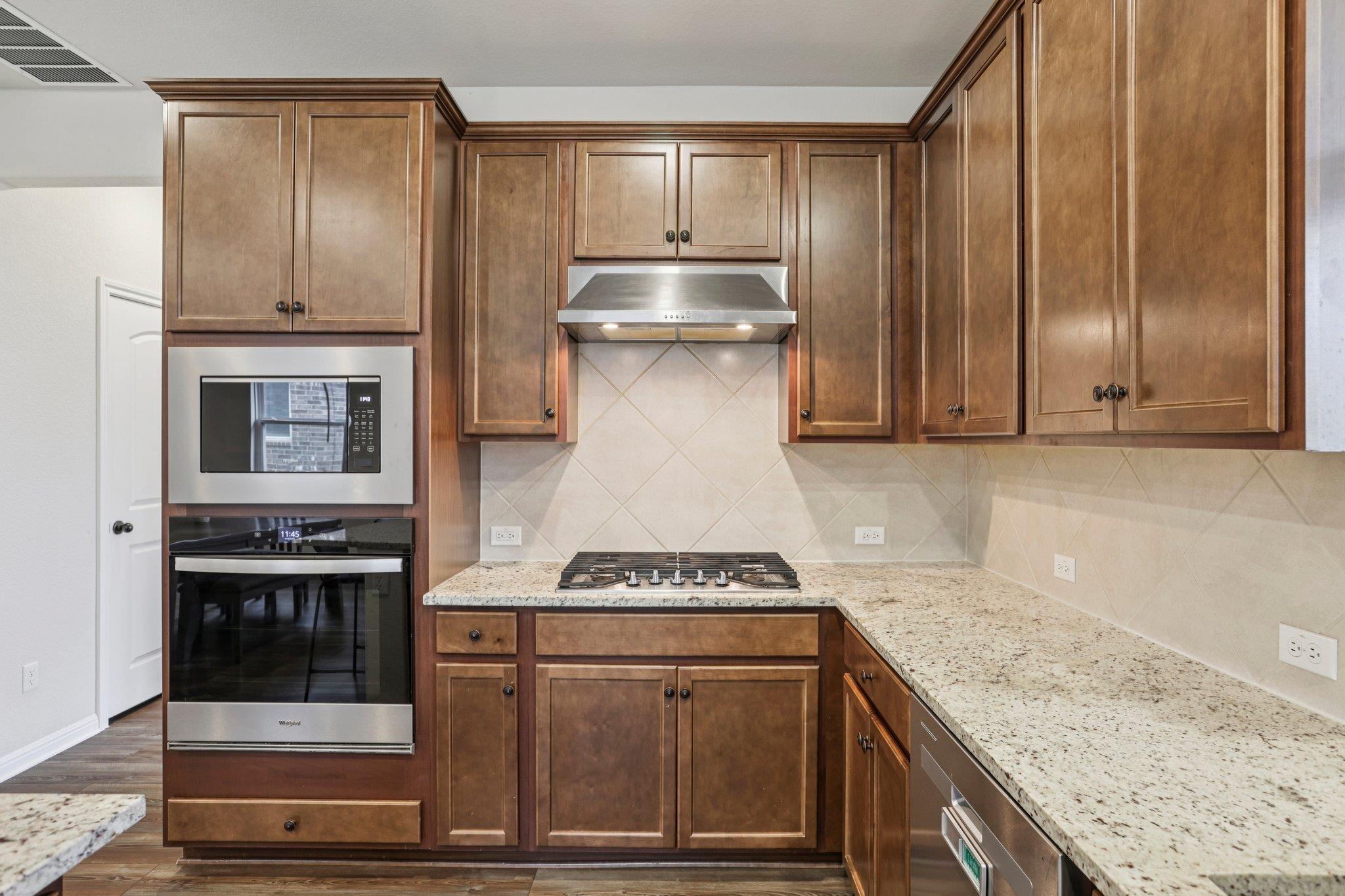 204 Swinging H Ln, Georgetown, TX 78633