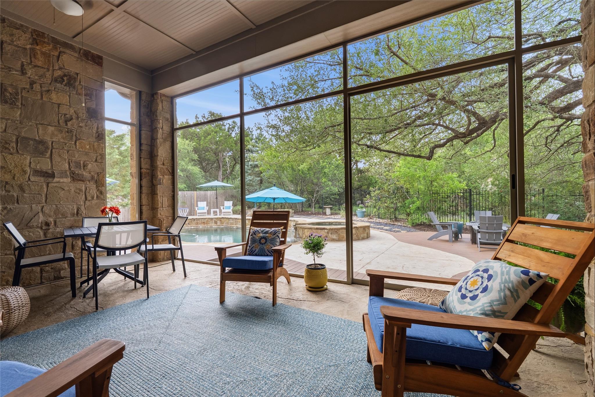 7013 Mitra Dr, Austin, TX 78739