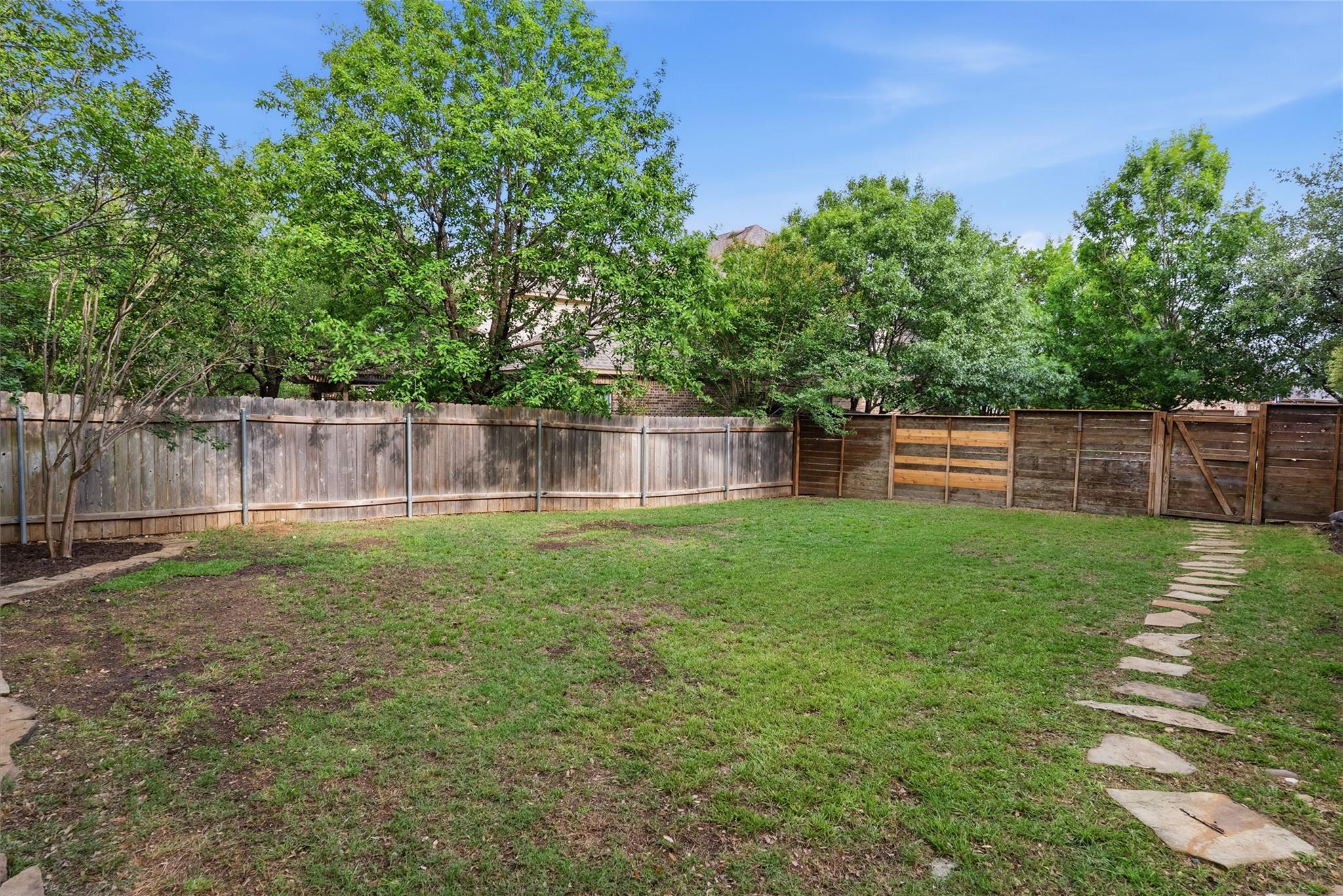 7013 Mitra Dr, Austin, TX 78739