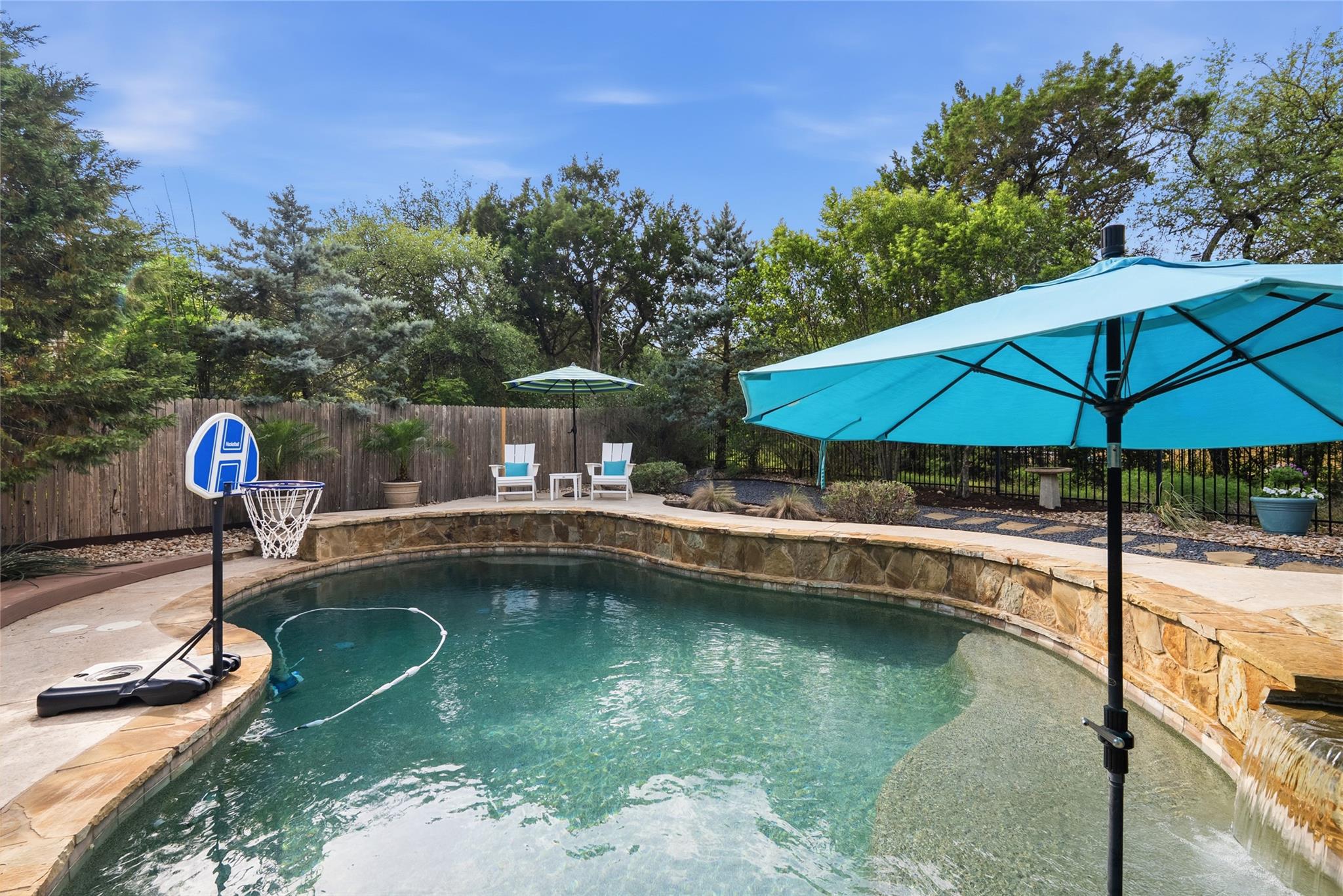 7013 Mitra Dr, Austin, TX 78739