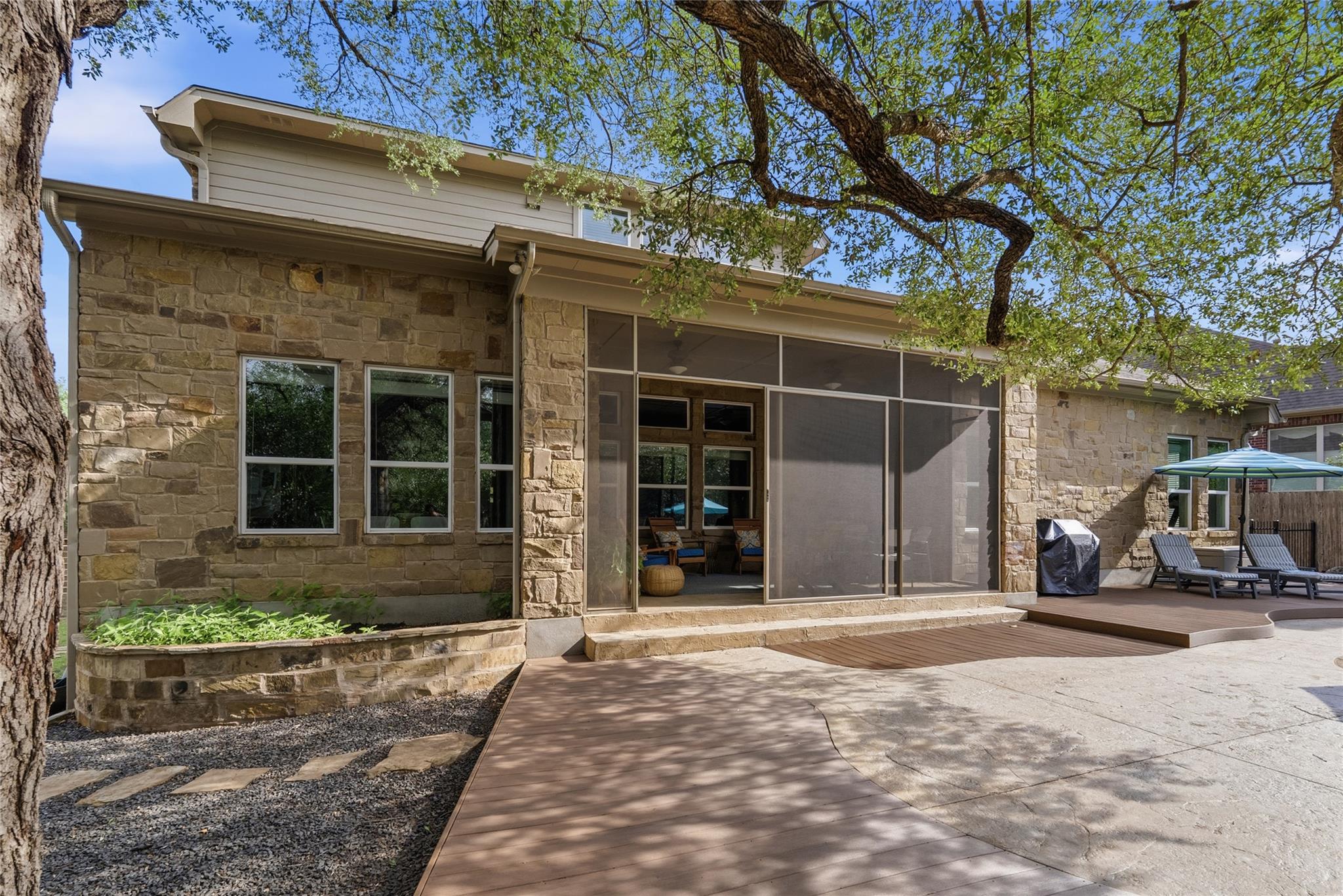 7013 Mitra Dr, Austin, TX 78739