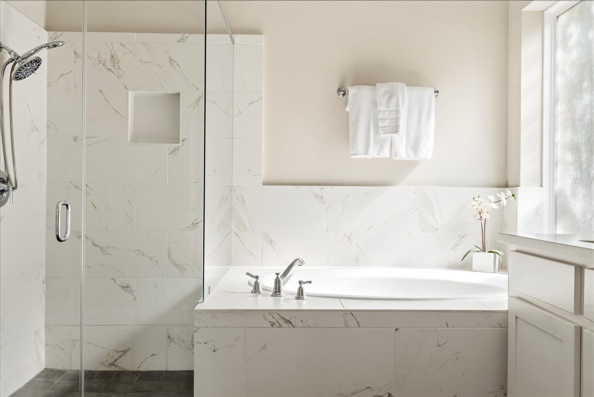 7013 Mitra Dr, Austin, TX 78739