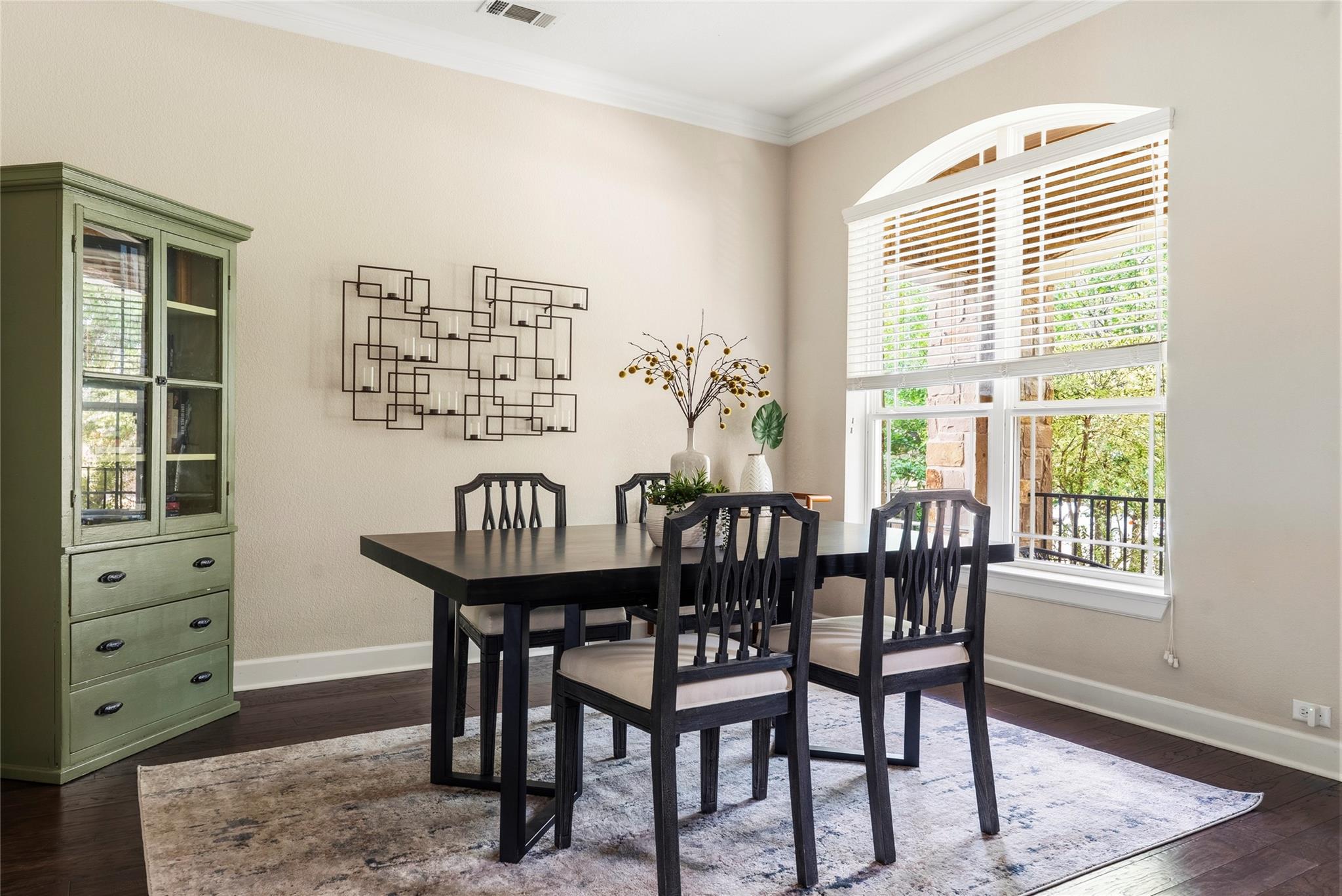 7013 Mitra Dr, Austin, TX 78739