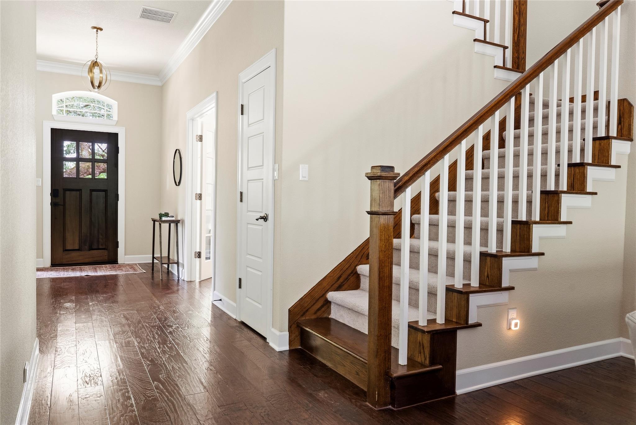 7013 Mitra Dr, Austin, TX 78739