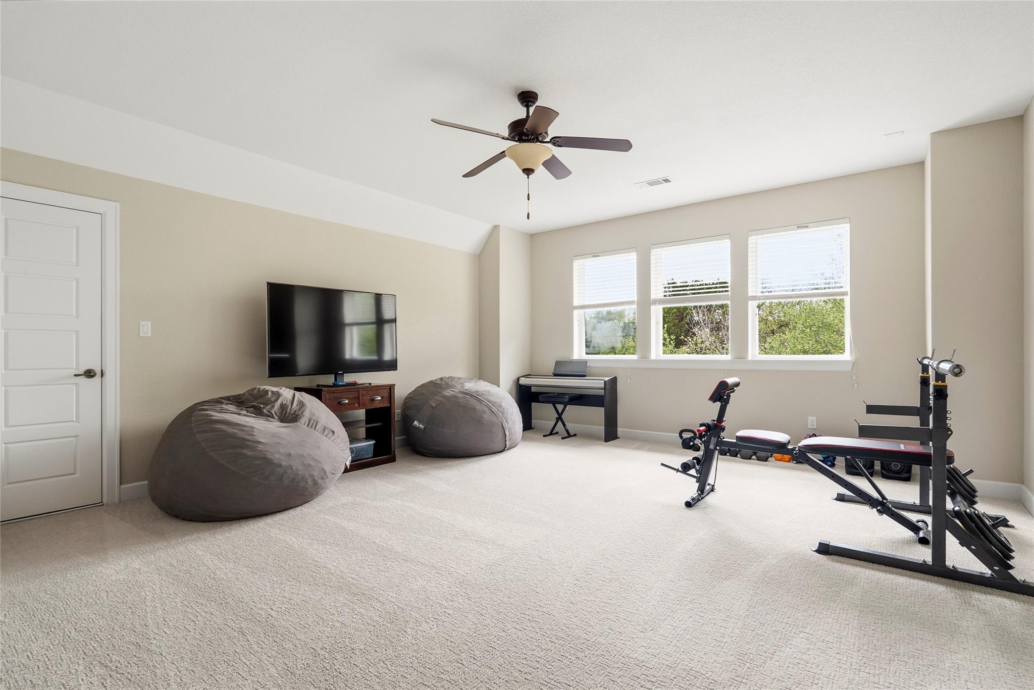 7013 Mitra Dr, Austin, TX 78739