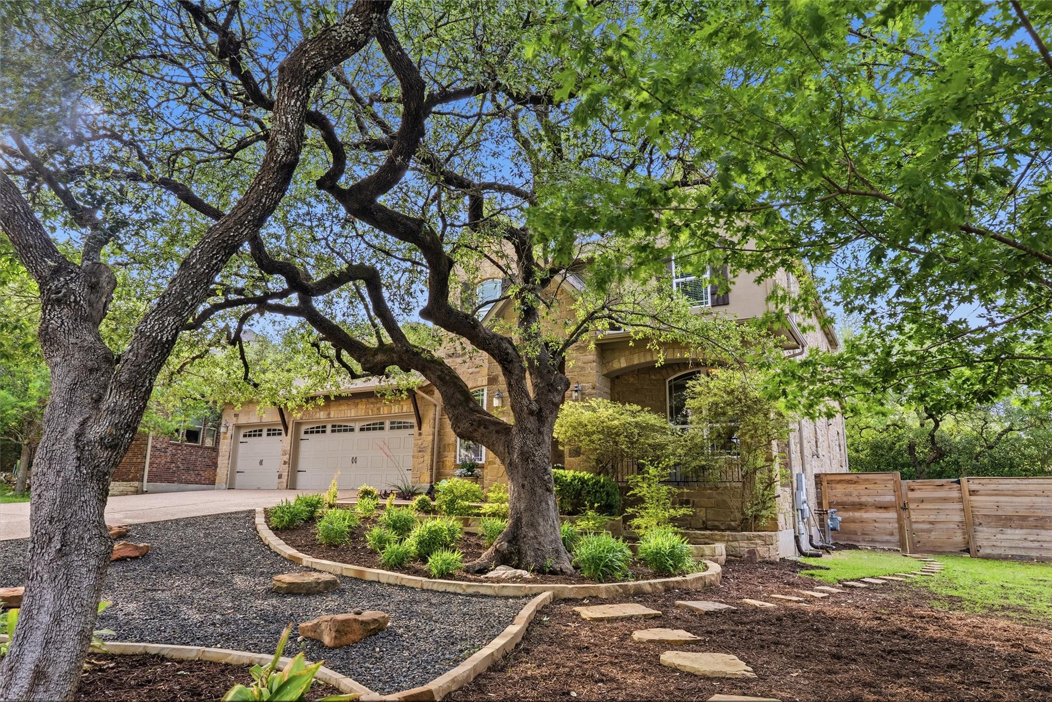 7013 Mitra Dr, Austin, TX 78739