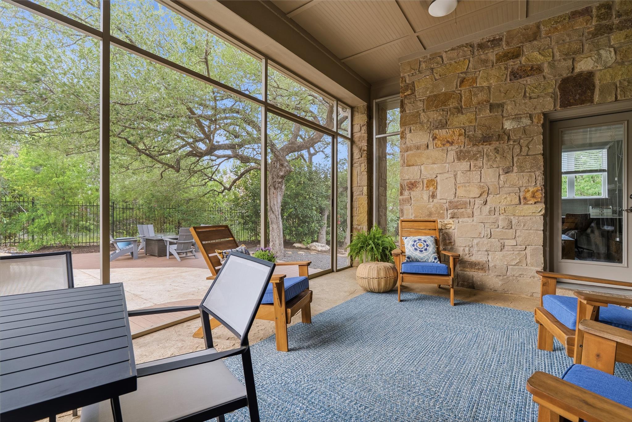 7013 Mitra Dr, Austin, TX 78739