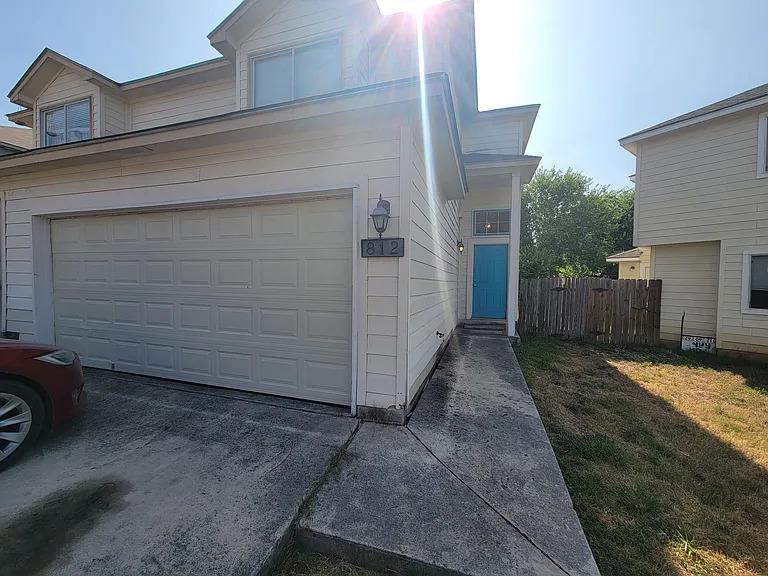 814 Sagewood Trl, San Marcos, TX 78666