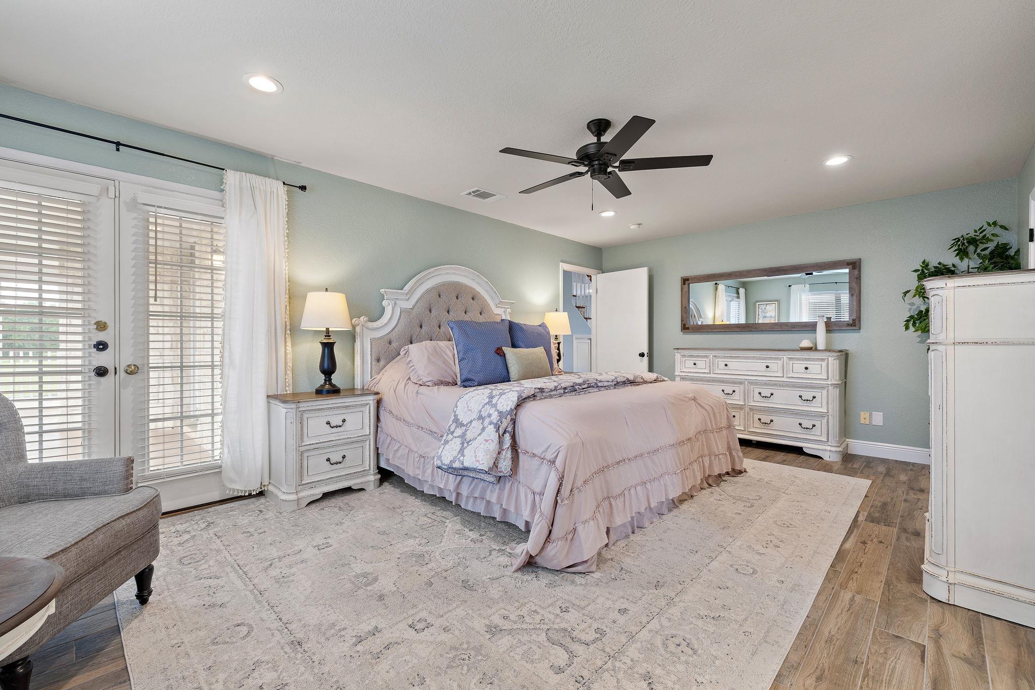 108 Independence Dr, Liberty Hill, TX 78642