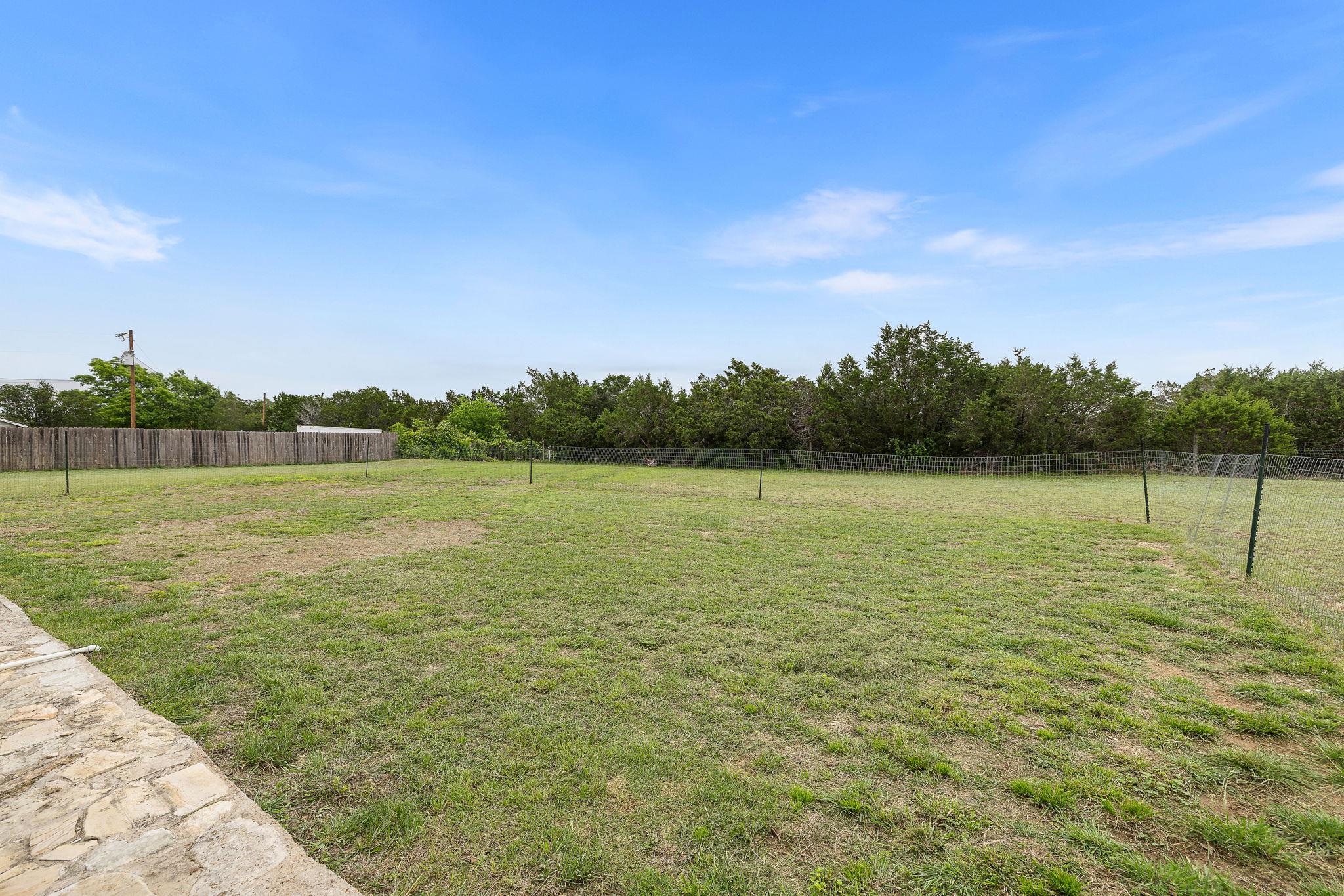 108 Independence Dr, Liberty Hill, TX 78642
