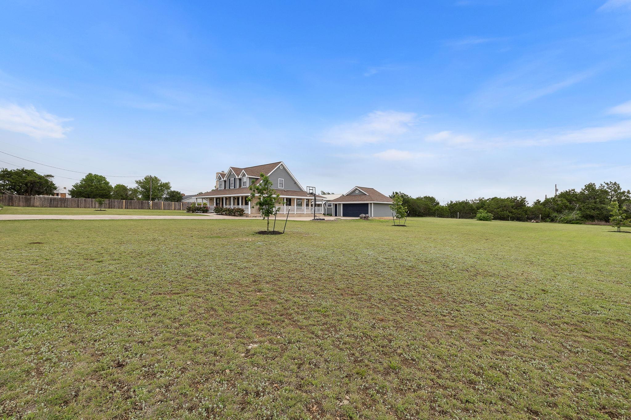 108 Independence Dr, Liberty Hill, TX 78642