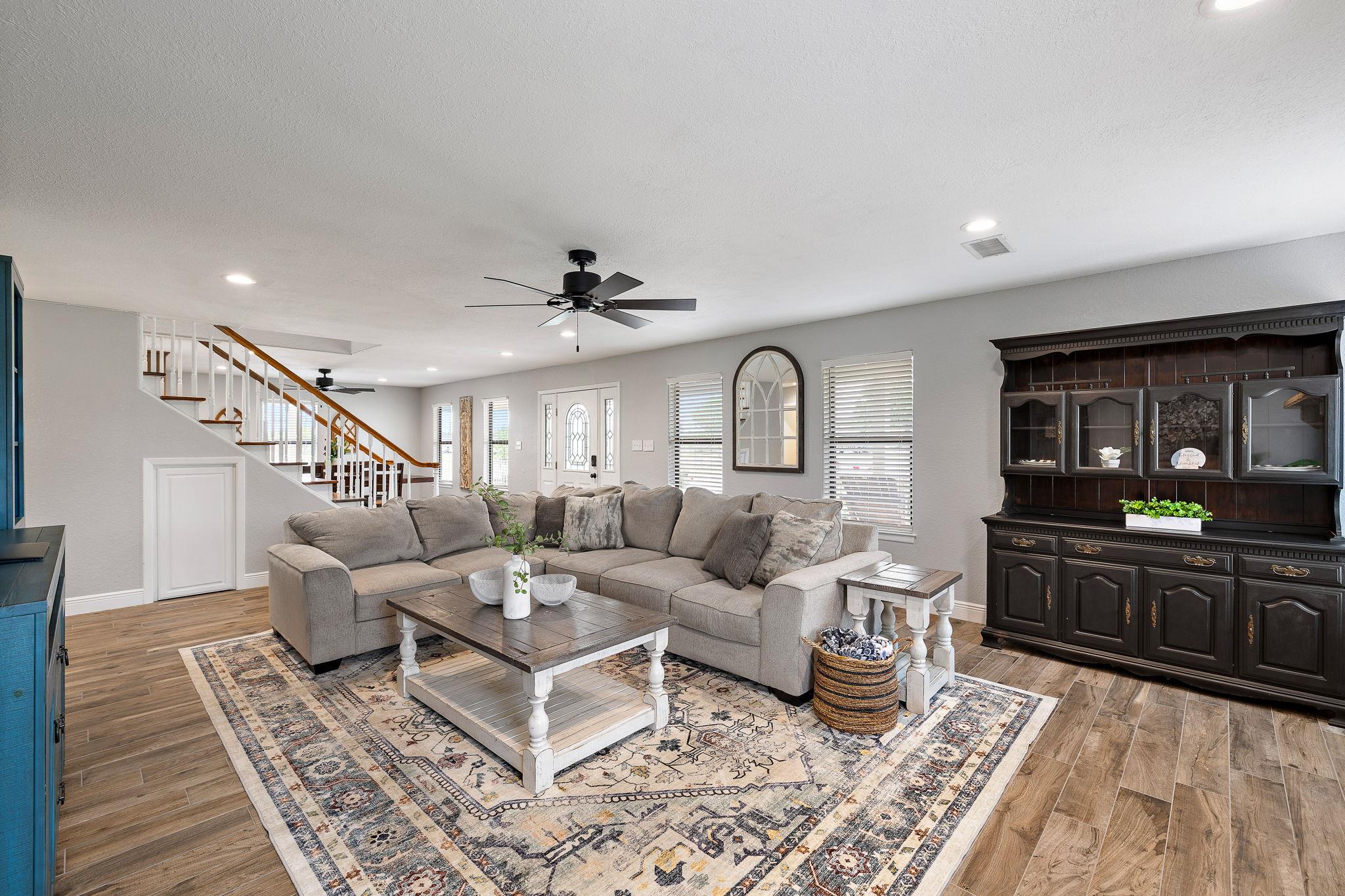 108 Independence Dr, Liberty Hill, TX 78642