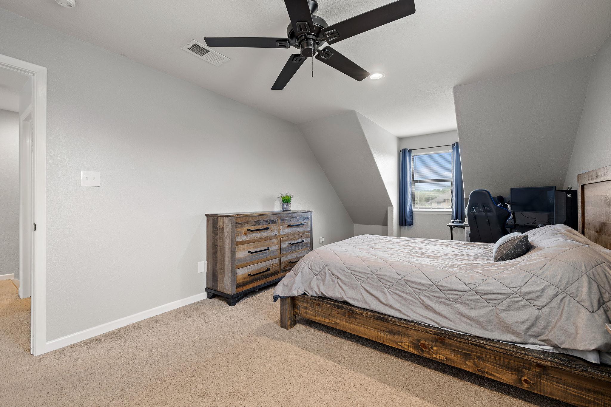 108 Independence Dr, Liberty Hill, TX 78642