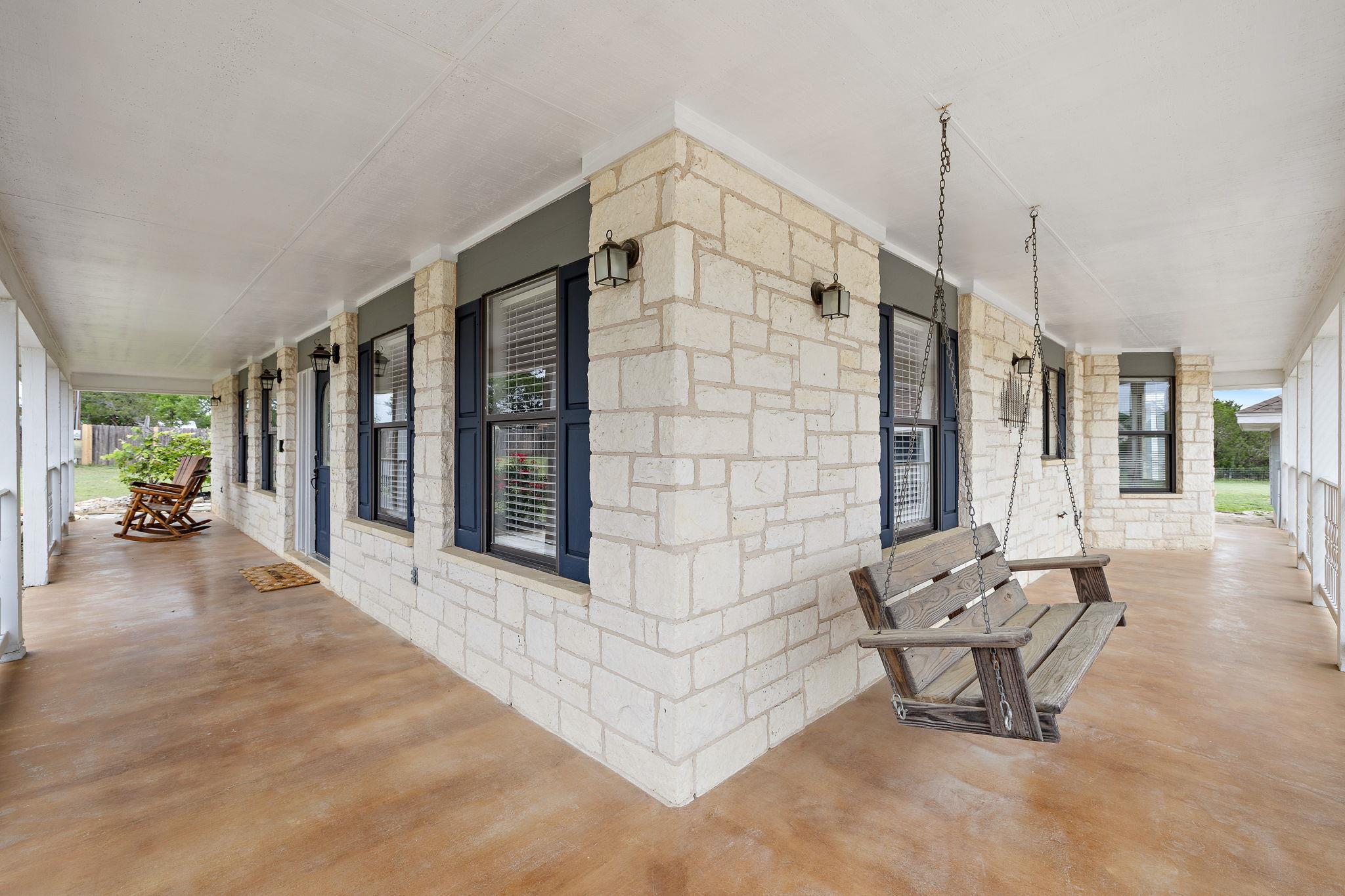 108 Independence Dr, Liberty Hill, TX 78642