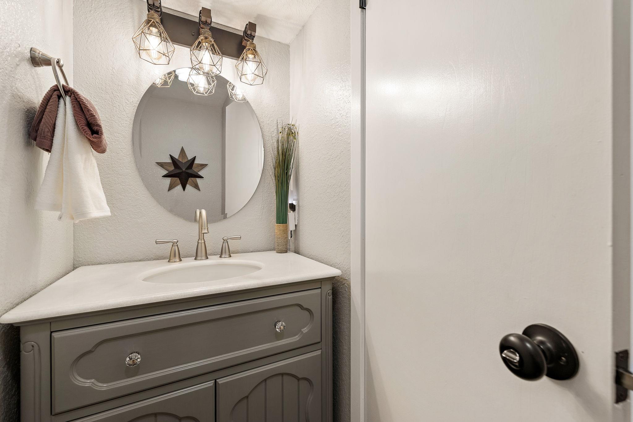 108 Independence Dr, Liberty Hill, TX 78642