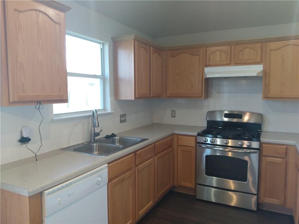 406 Ballentine Ct, Hutto, TX 78634