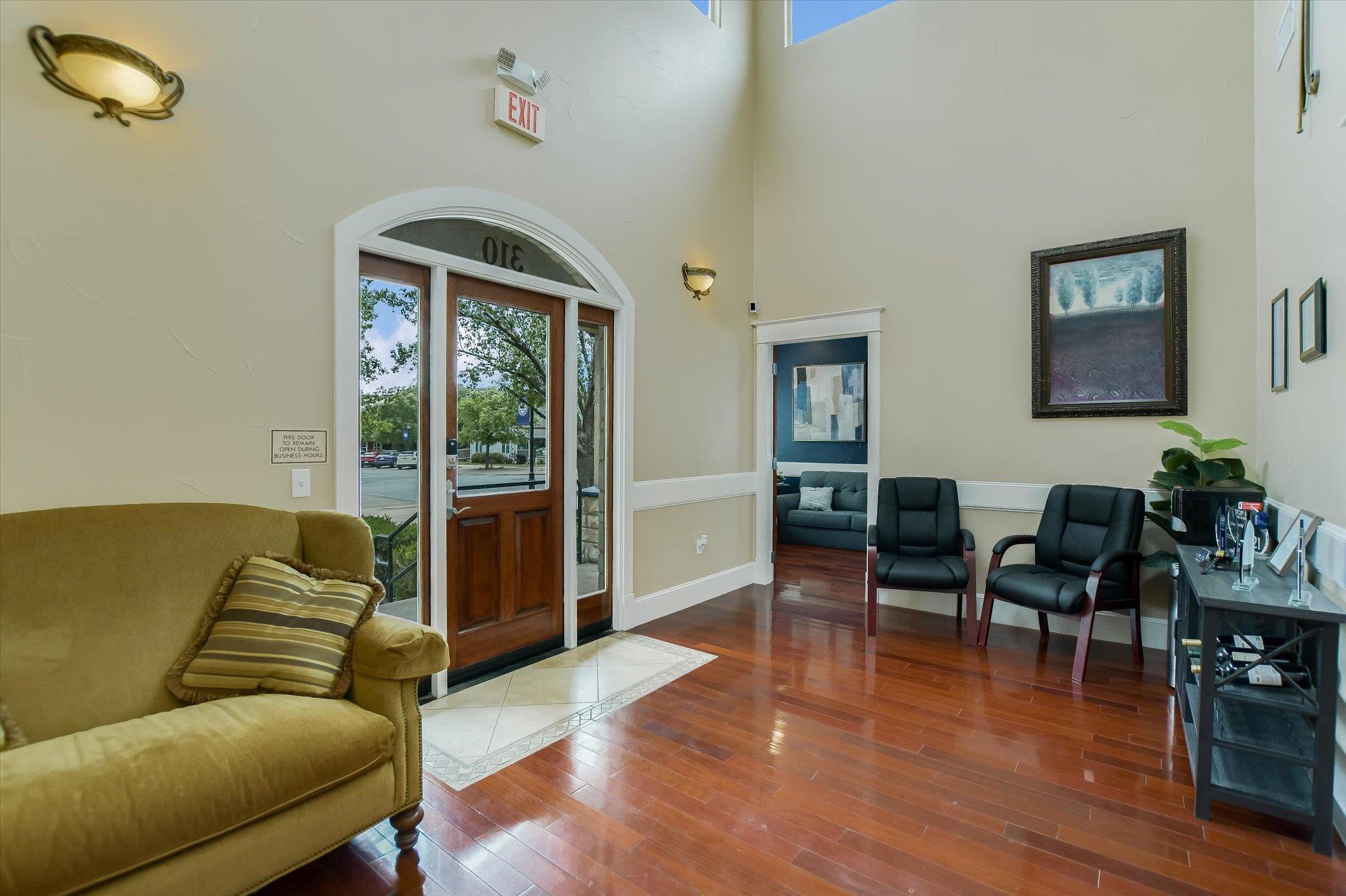 310 W Main St # 202, Round Rock, TX 78664