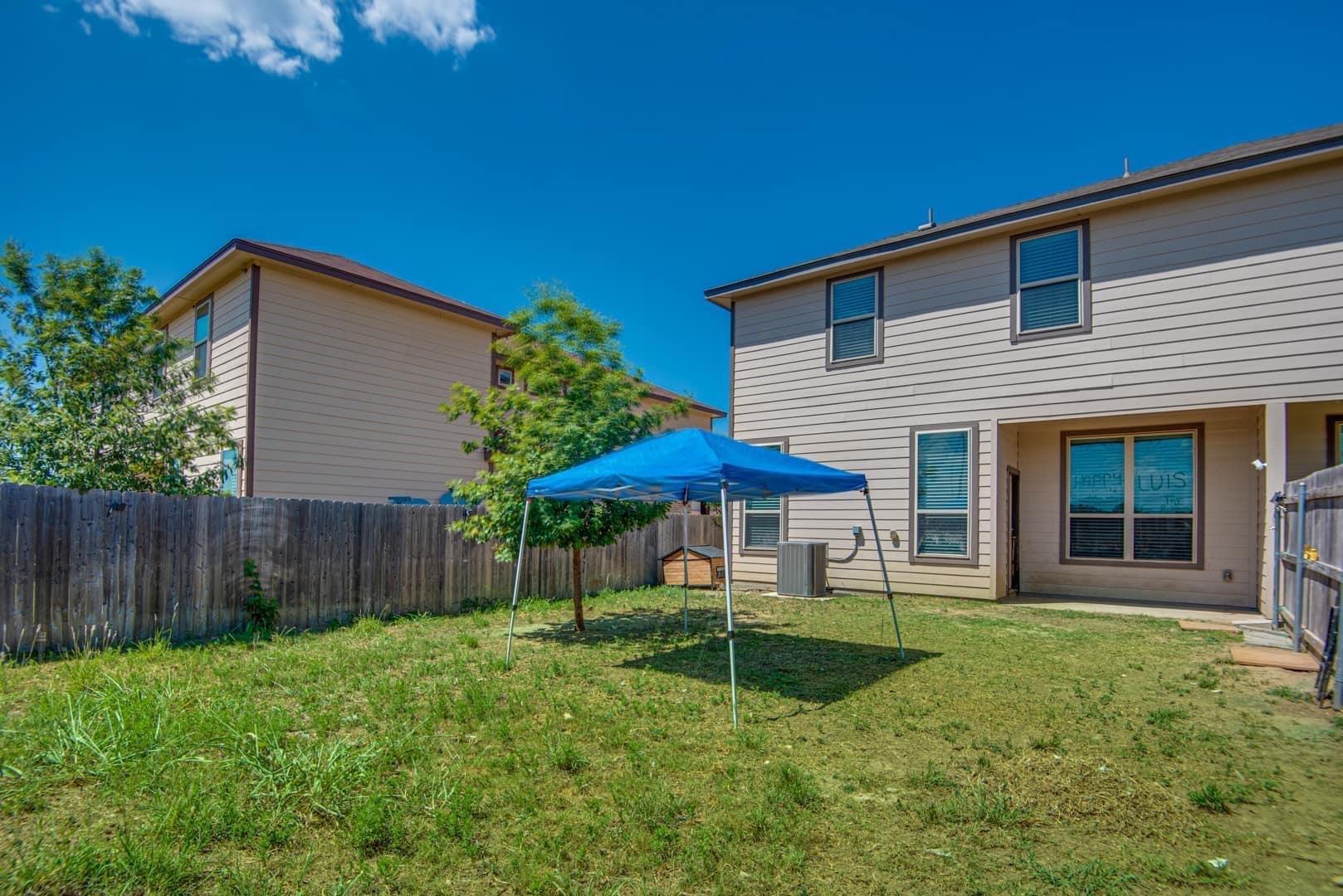 137 and 143 Lakeview Ct, Kyle, TX 78640