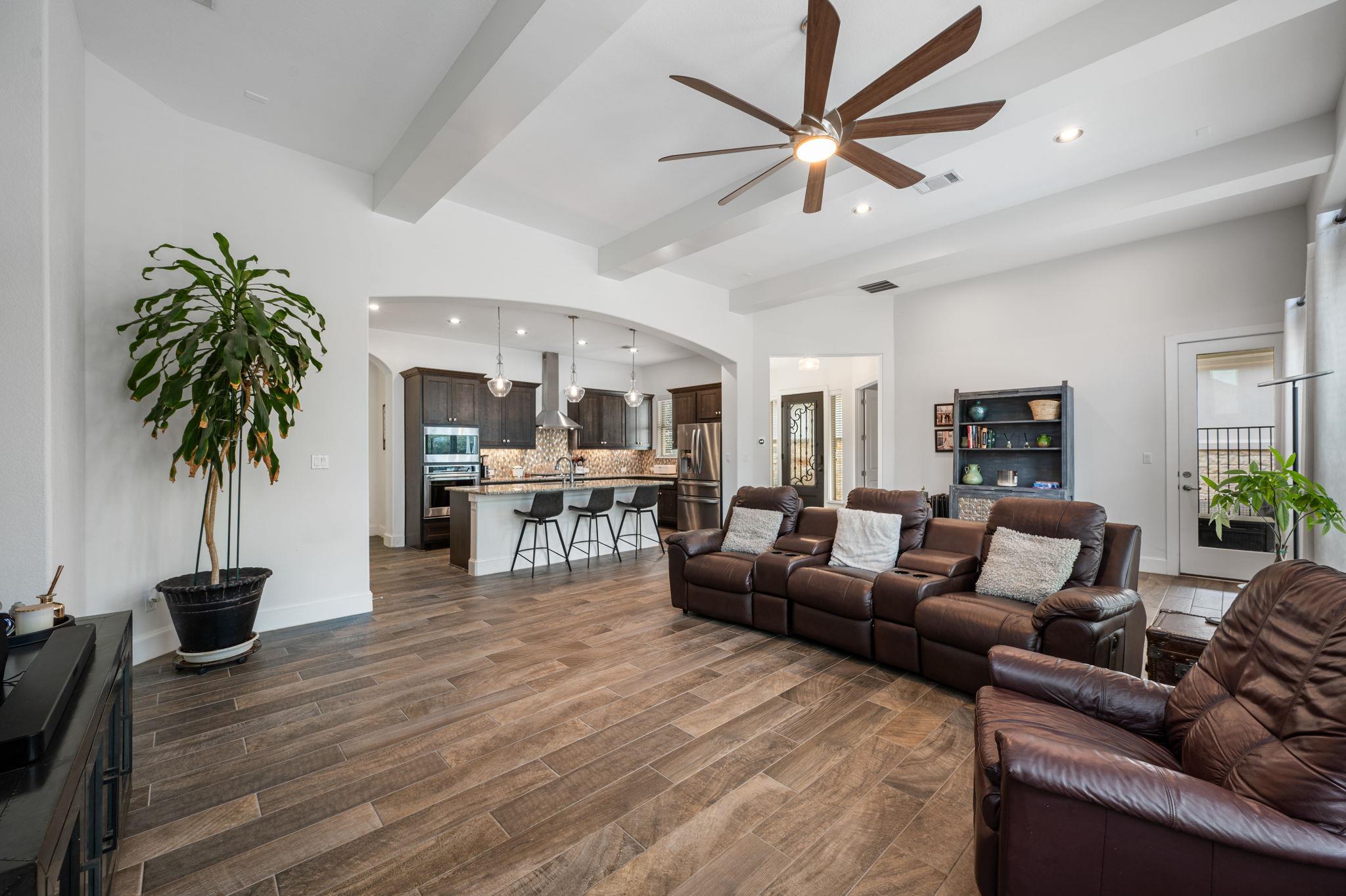 401 Skyflower Dr, Georgetown, TX 78628