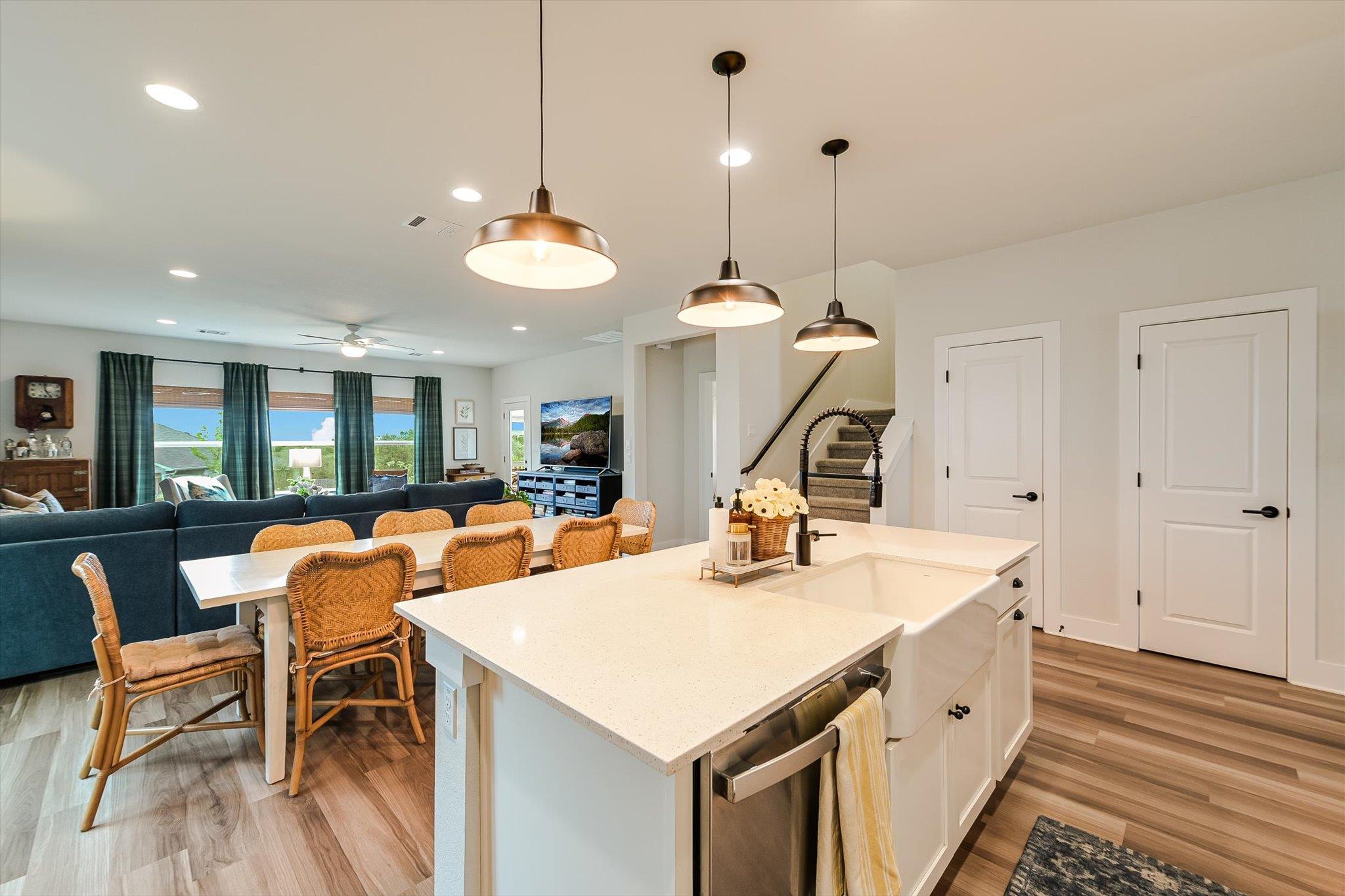 125 Broken Oak Dr, Liberty Hill, TX 78642