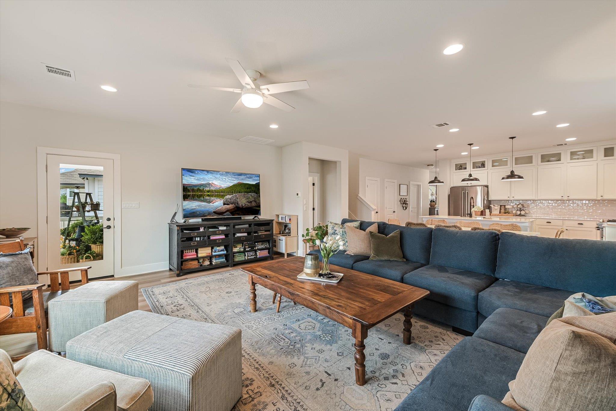 125 Broken Oak Dr, Liberty Hill, TX 78642