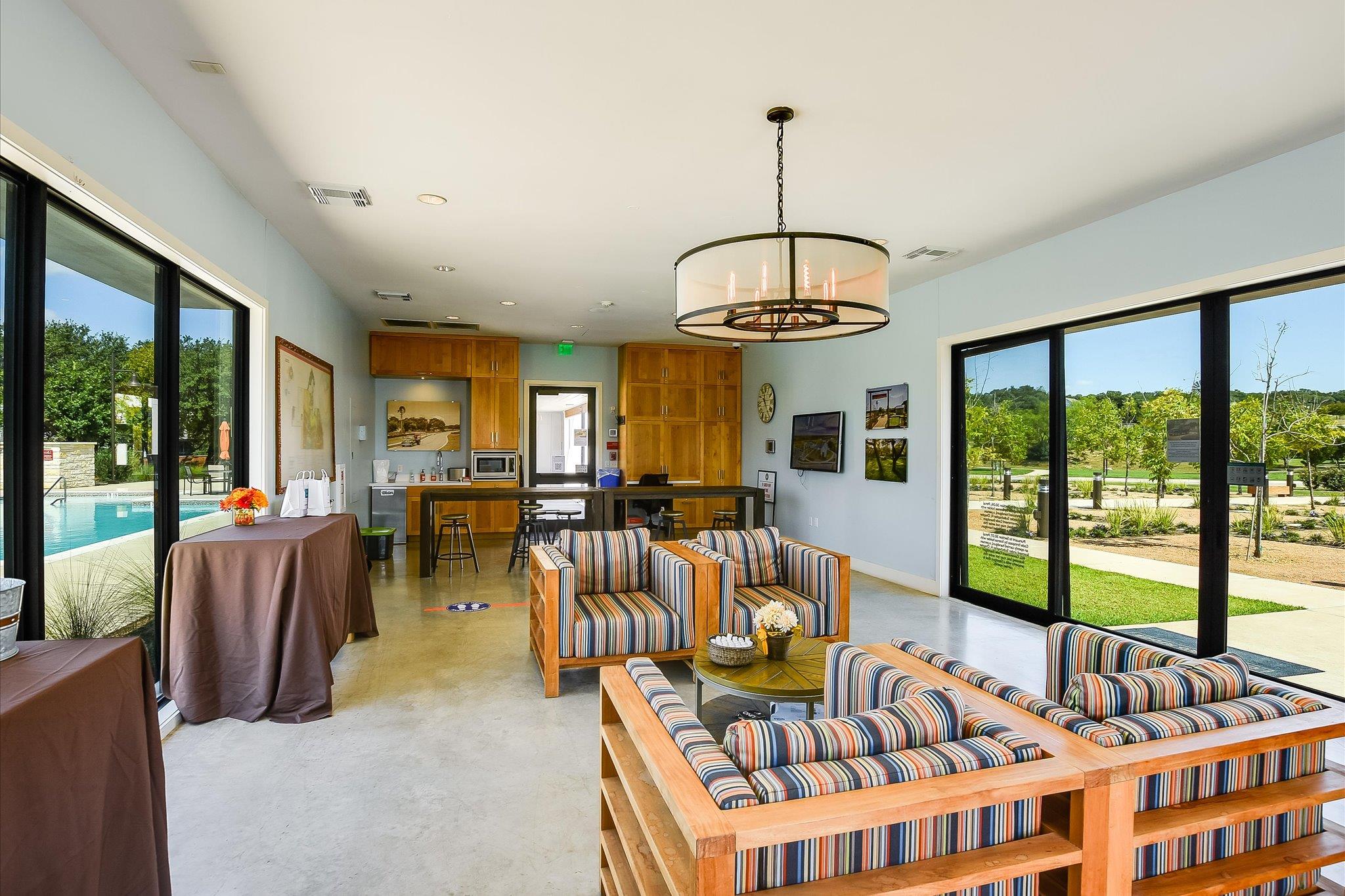 125 Broken Oak Dr, Liberty Hill, TX 78642