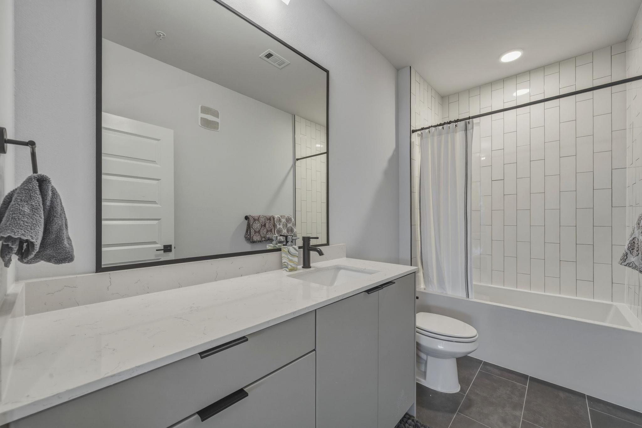 2500 Longview St # 300, Austin, TX 78705