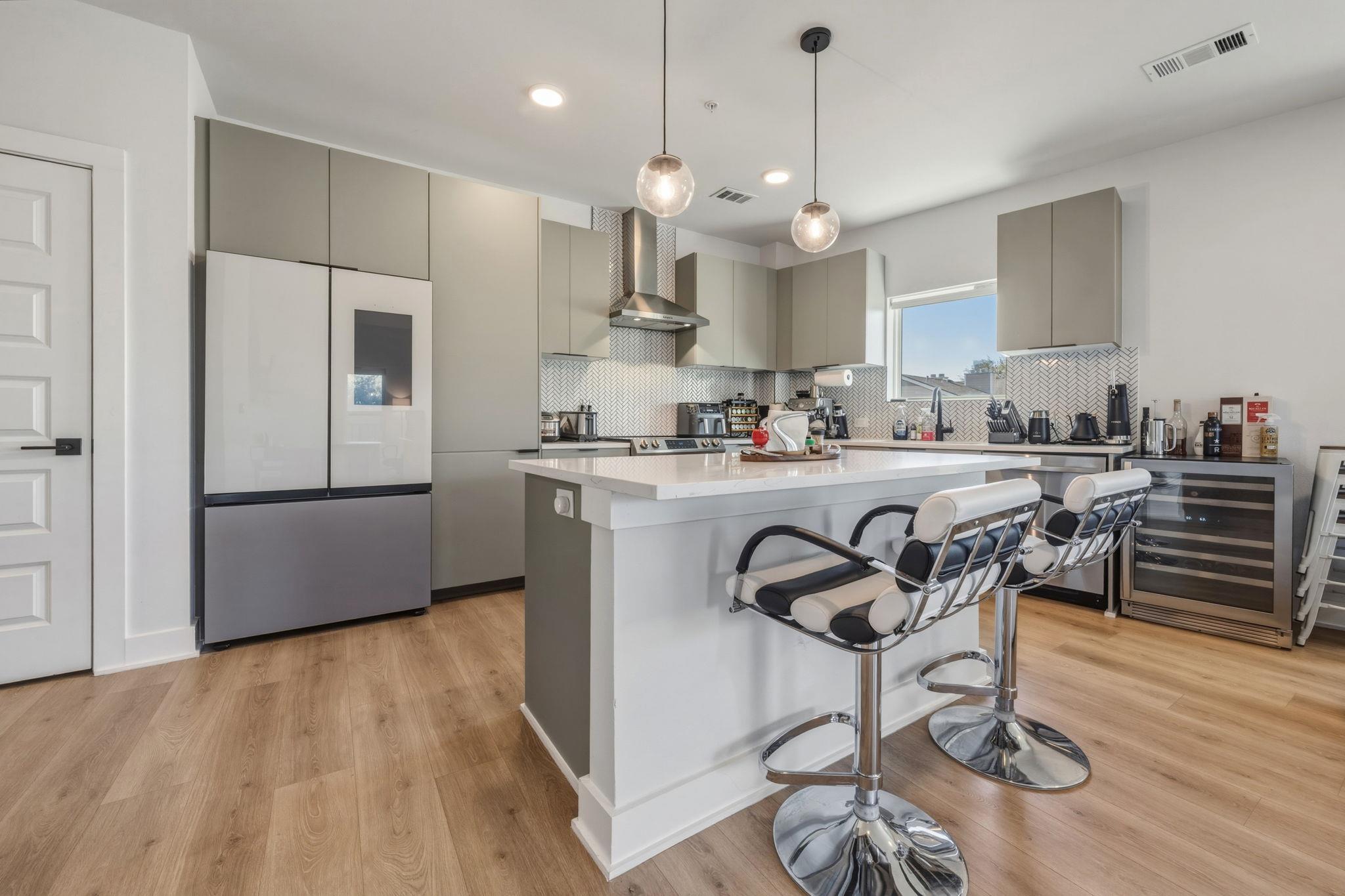 2500 Longview St # 300, Austin, TX 78705