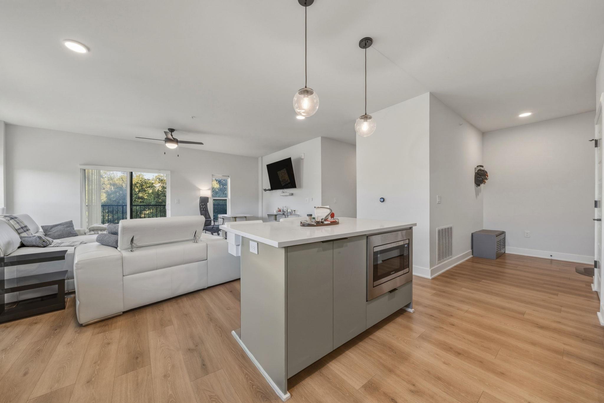 2500 Longview St # 300, Austin, TX 78705