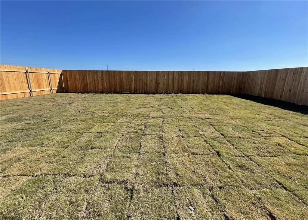 216 Arnage Dr, Hutto, TX 78634