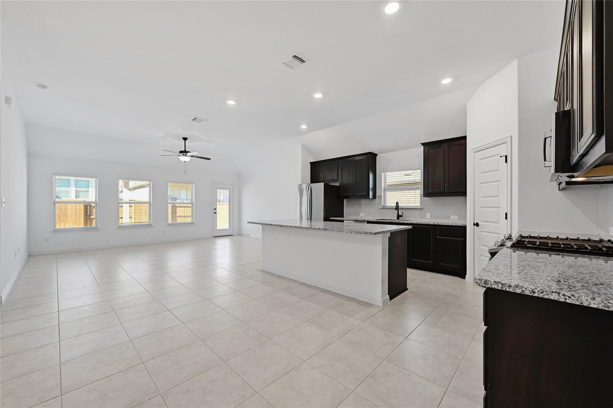 160 Fawn River Run, Kyle, TX 78640