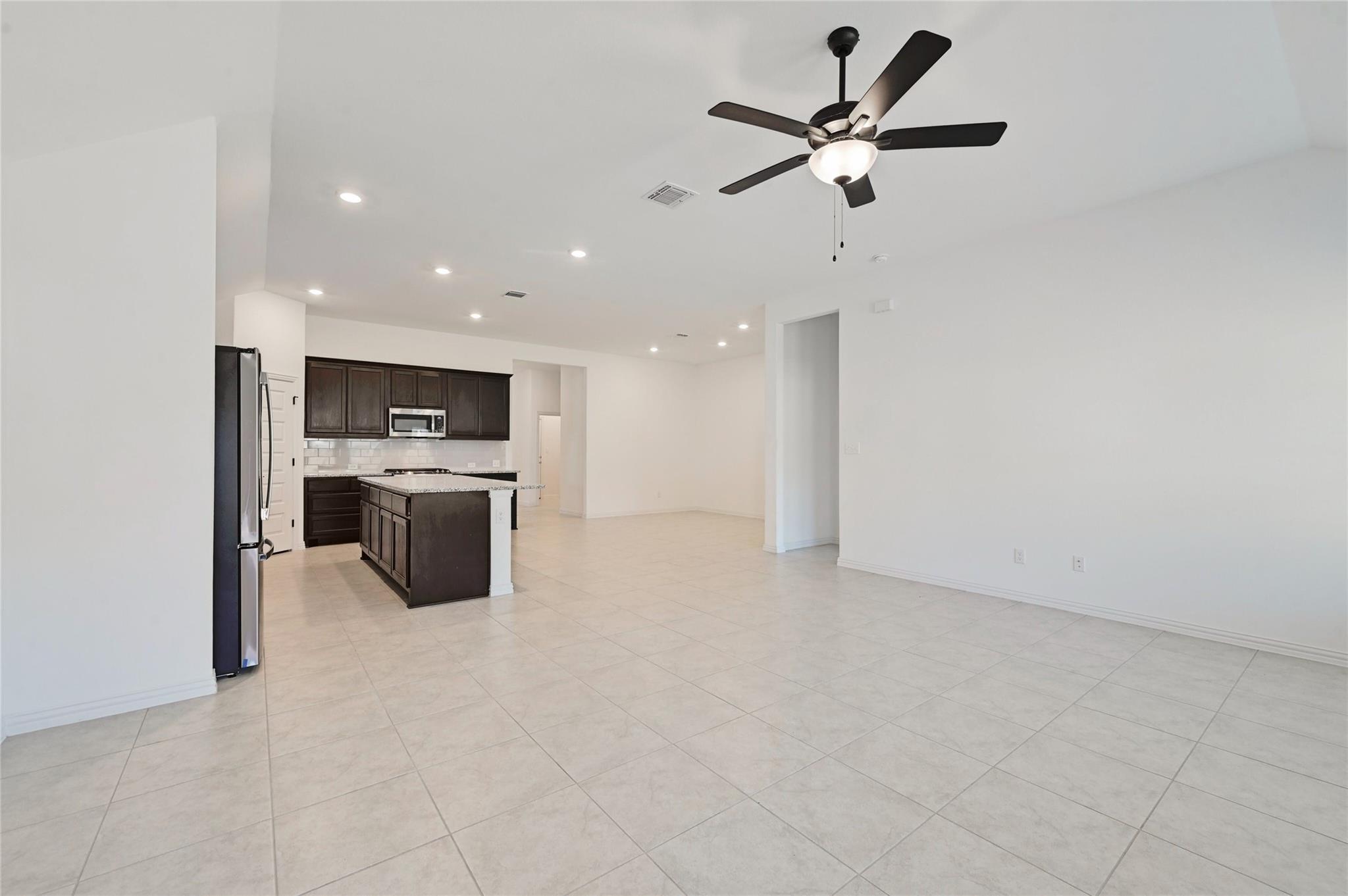 160 Fawn River Run, Kyle, TX 78640