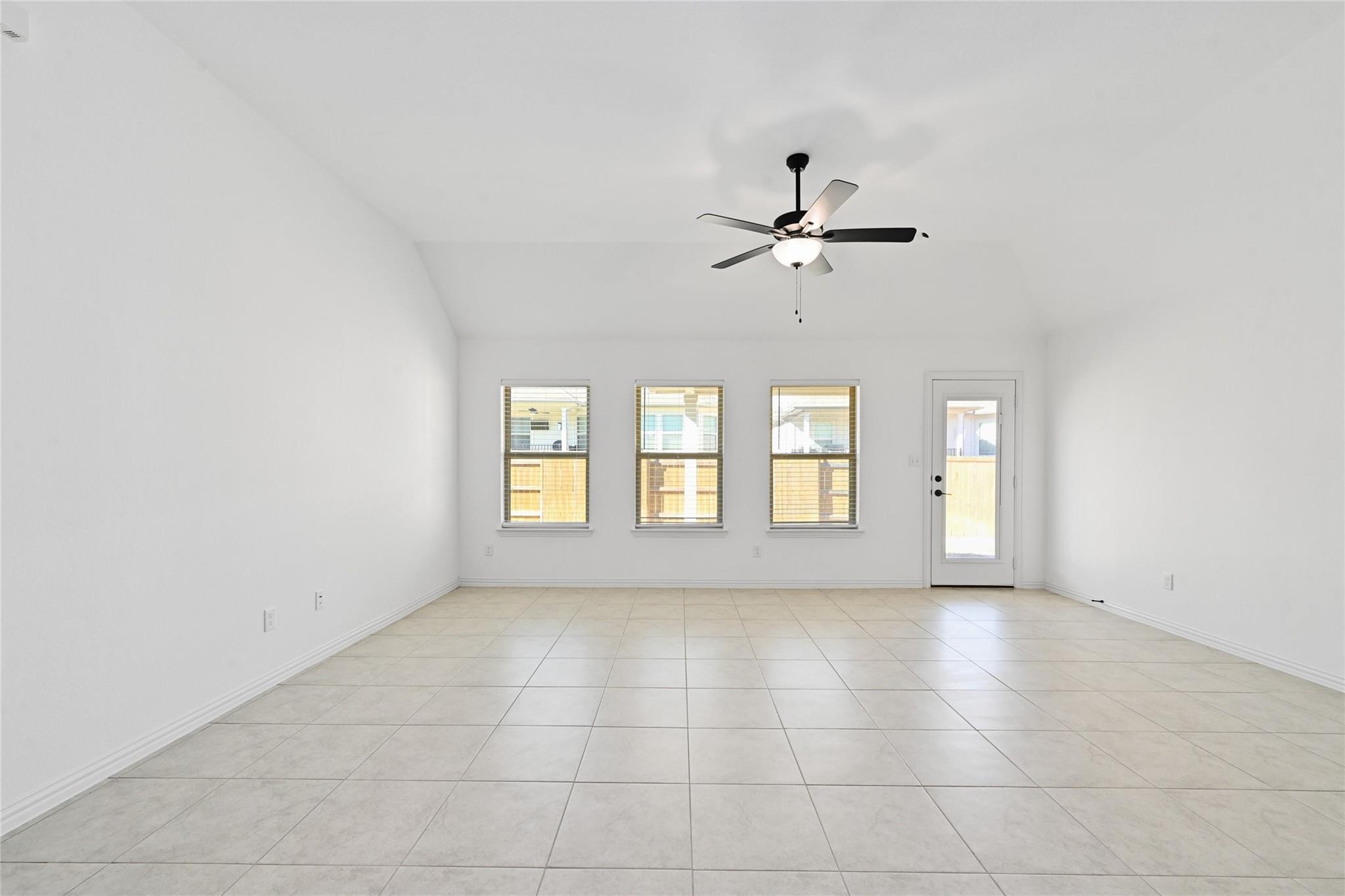 160 Fawn River Run, Kyle, TX 78640