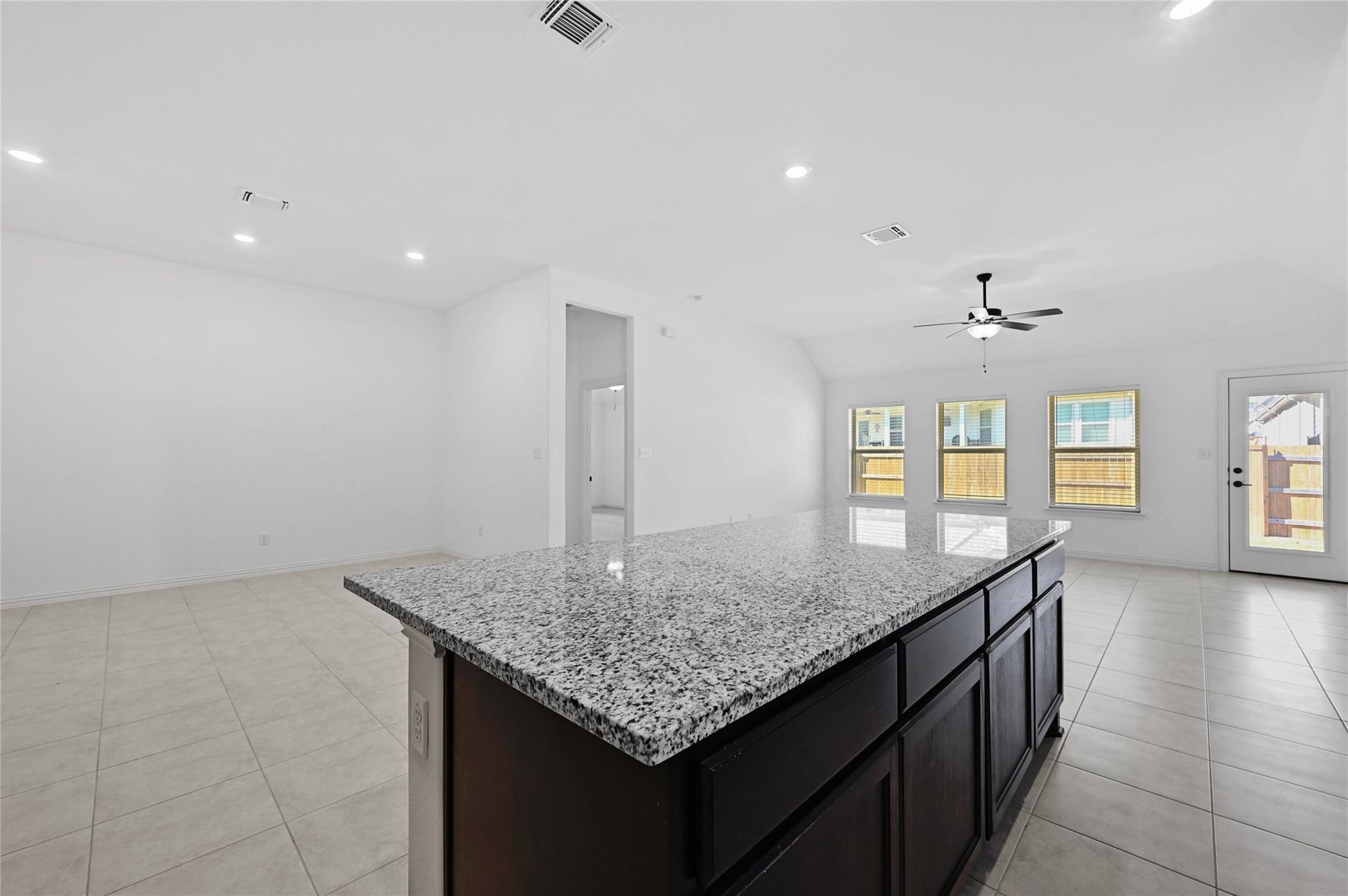 160 Fawn River Run, Kyle, TX 78640