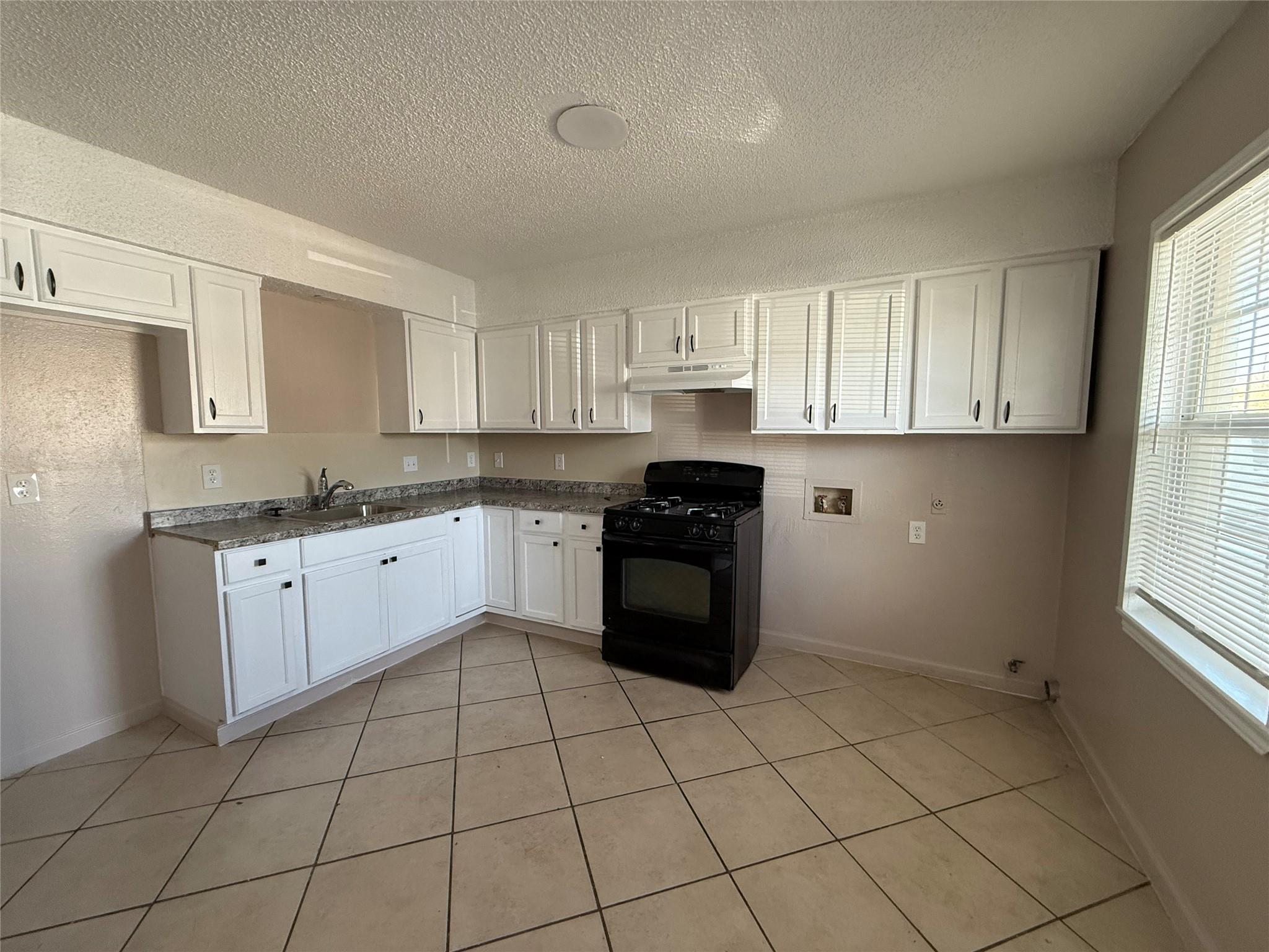 2203 Donahue Ln, Austin, TX 78744