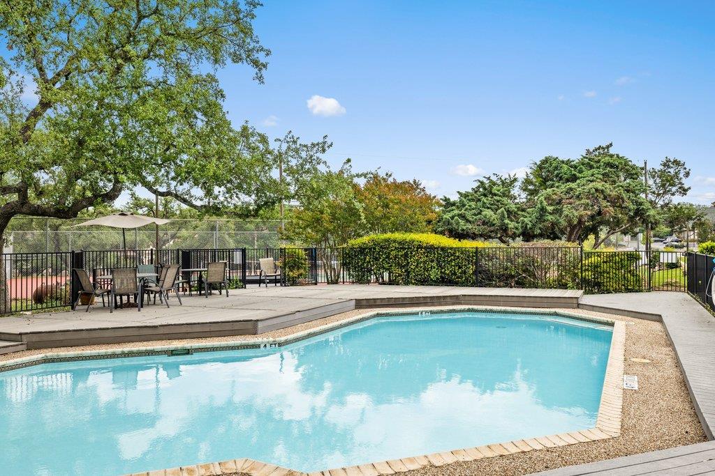 2201 Lakeway Blvd # 18, Lakeway, TX 78734