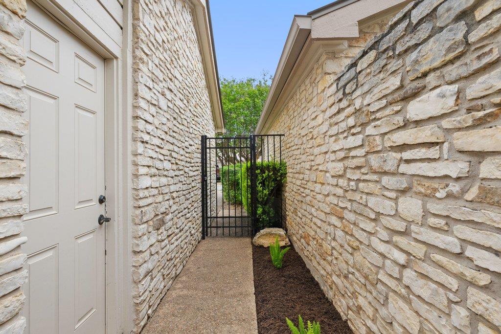 2201 Lakeway Blvd # 18, Lakeway, TX 78734