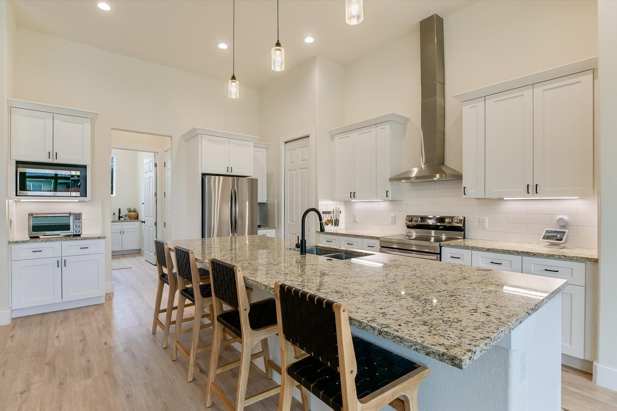 3704 Alamo Cv, Lago Vista, TX 78645