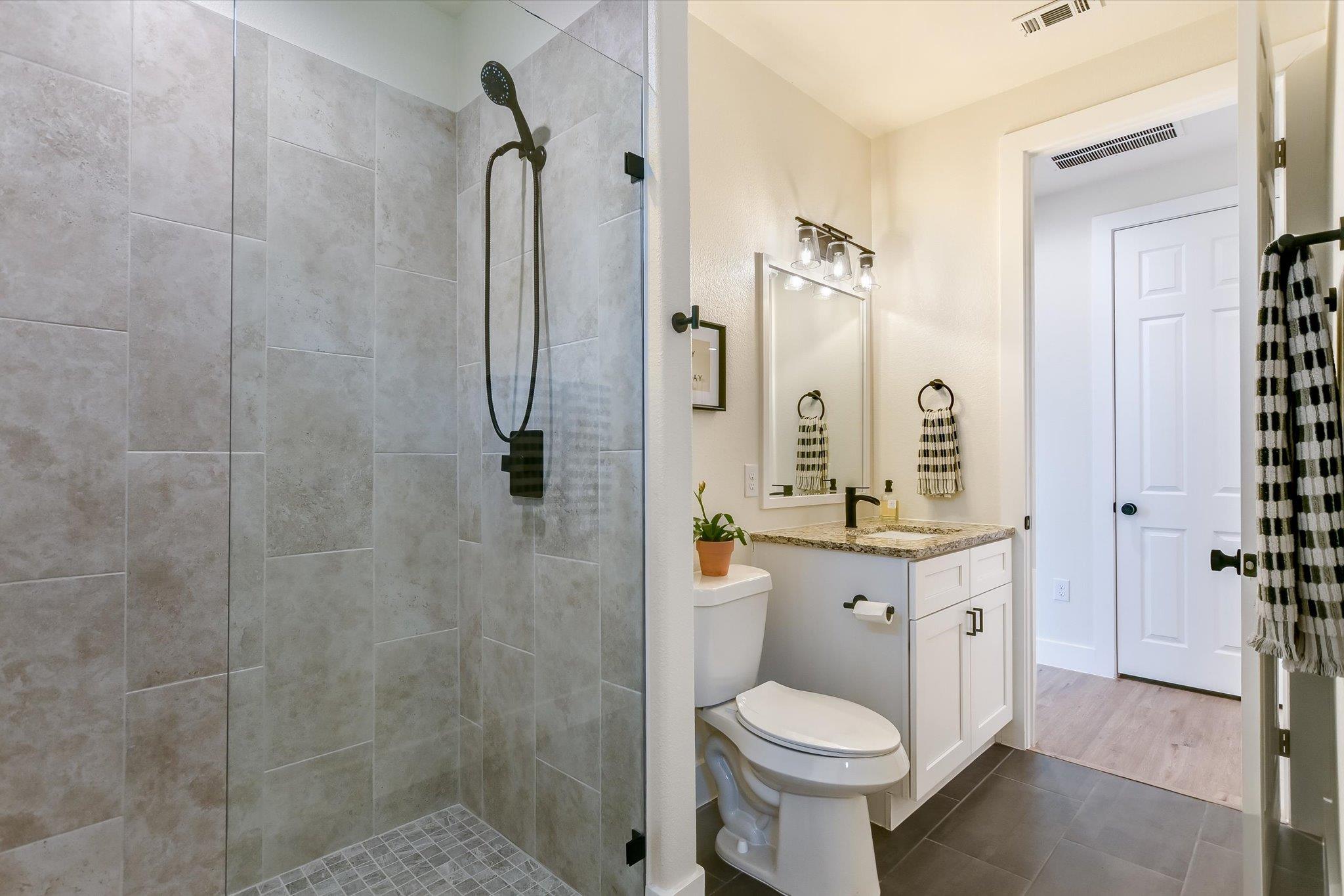 3704 Alamo Cv, Lago Vista, TX 78645