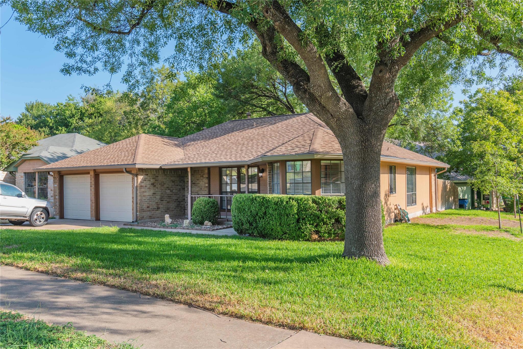 2200 MAPLE HOLLOW Trl, Austin, TX 78728