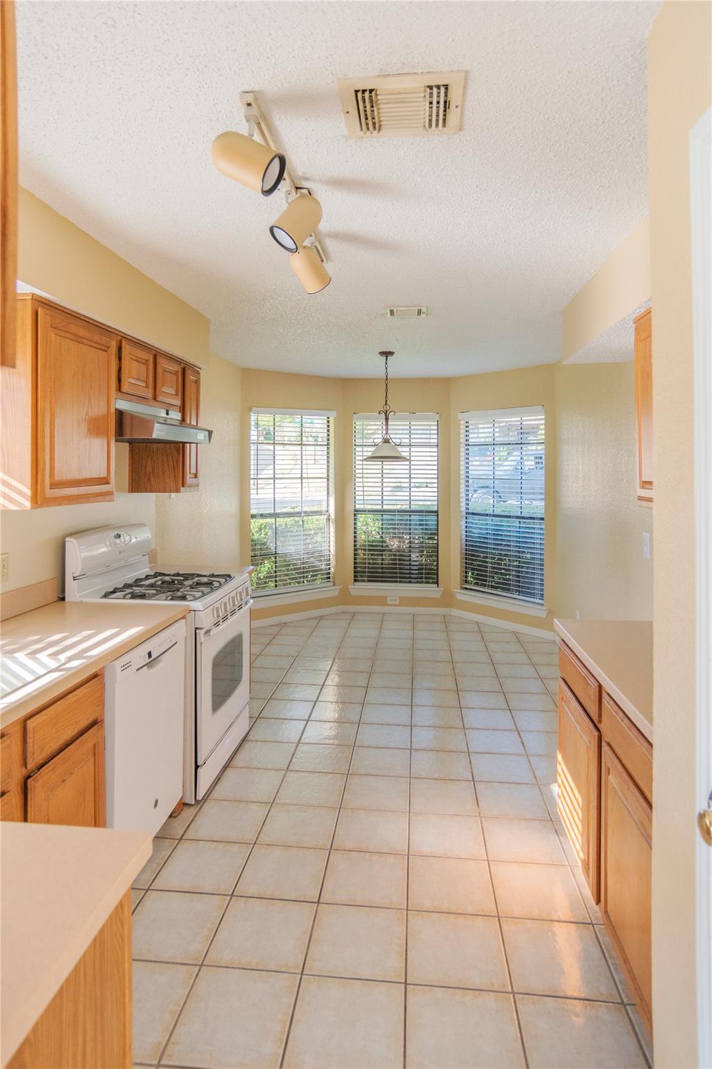 2200 MAPLE HOLLOW Trl, Austin, TX 78728