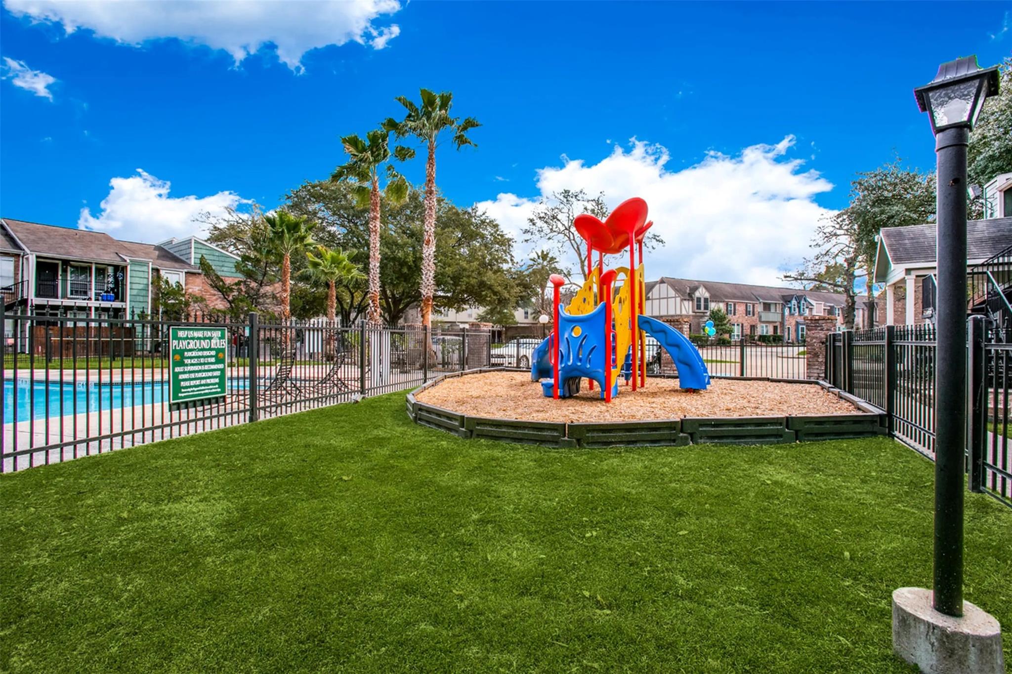 851 Threadneedle St # 215, Houston, TX 77079