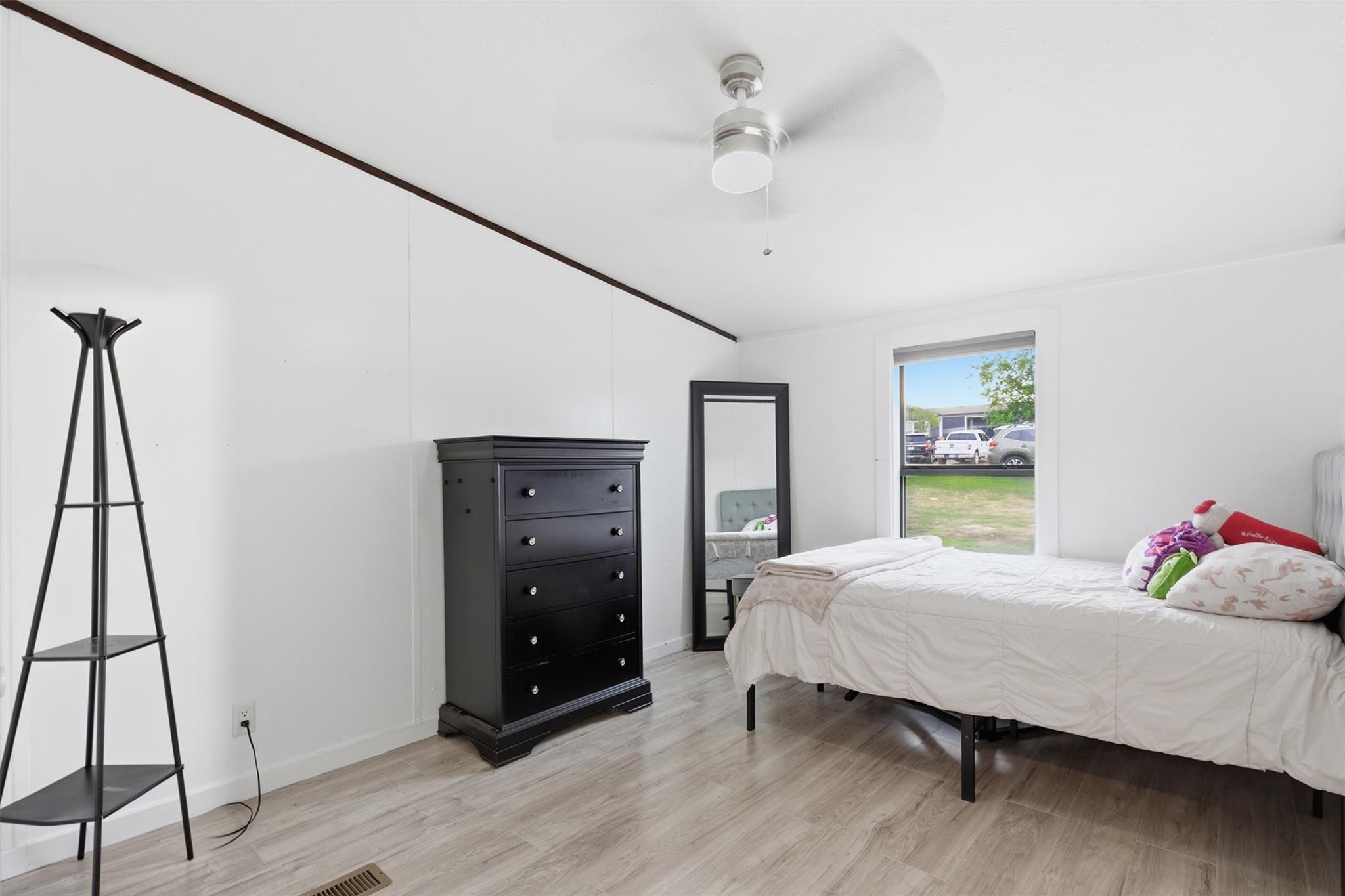 580 Railyard Dr, Kyle, TX 78640